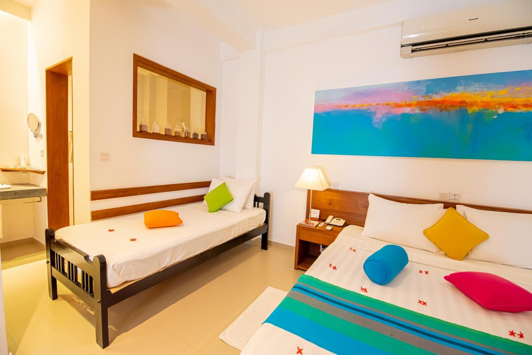 Deluxe Double Room with Balcony photo 2