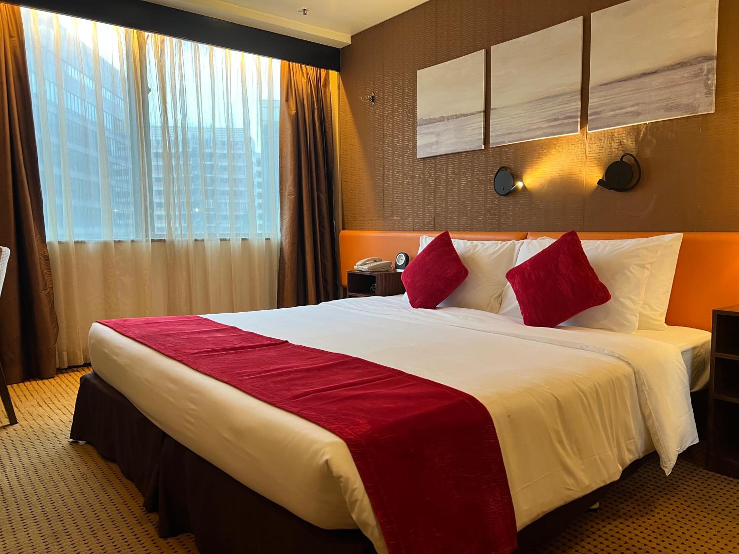 Deluxe Queen or Twin Room with Garden View  photo 3