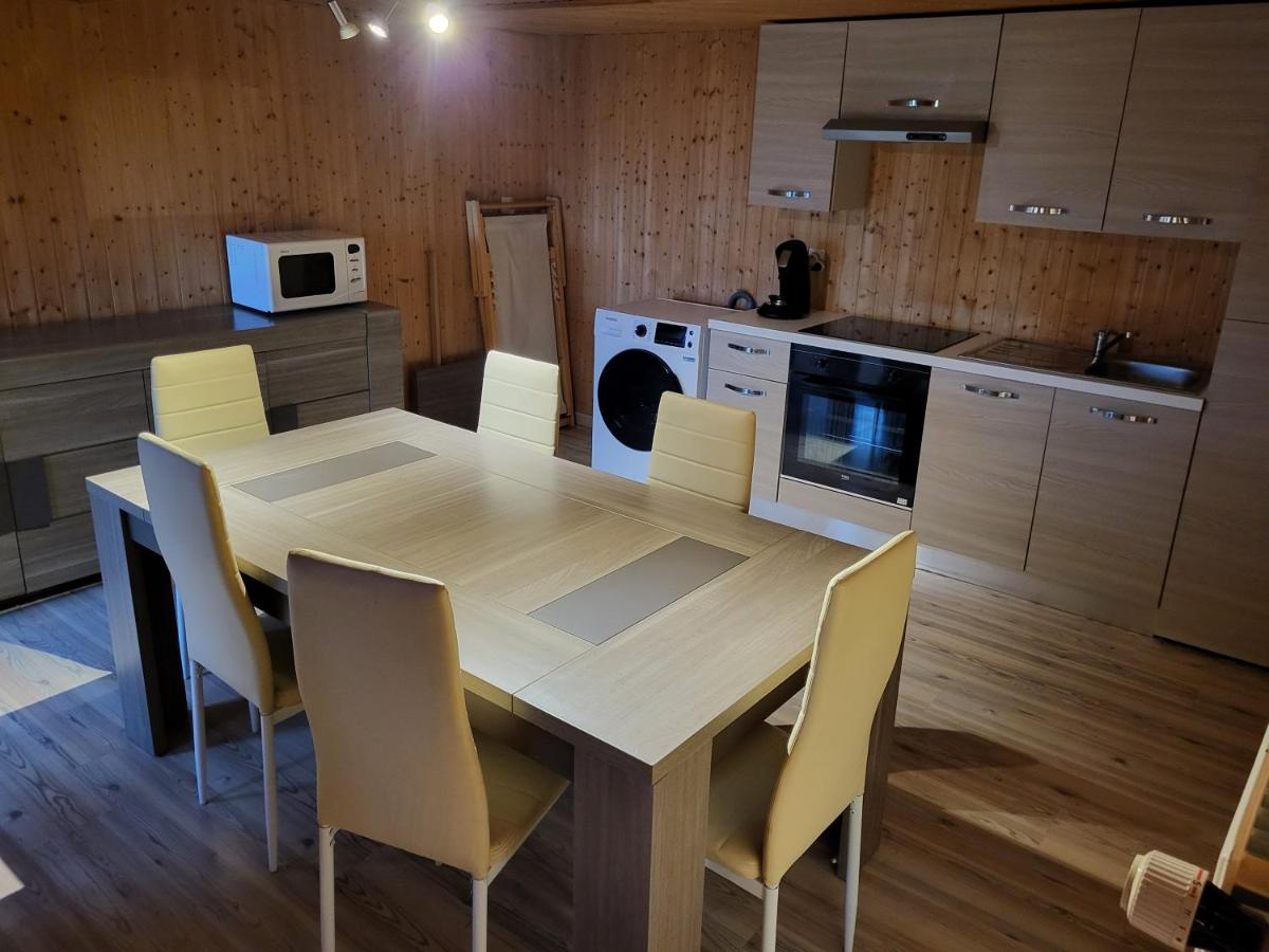 Two-Bedroom House - Photo 2