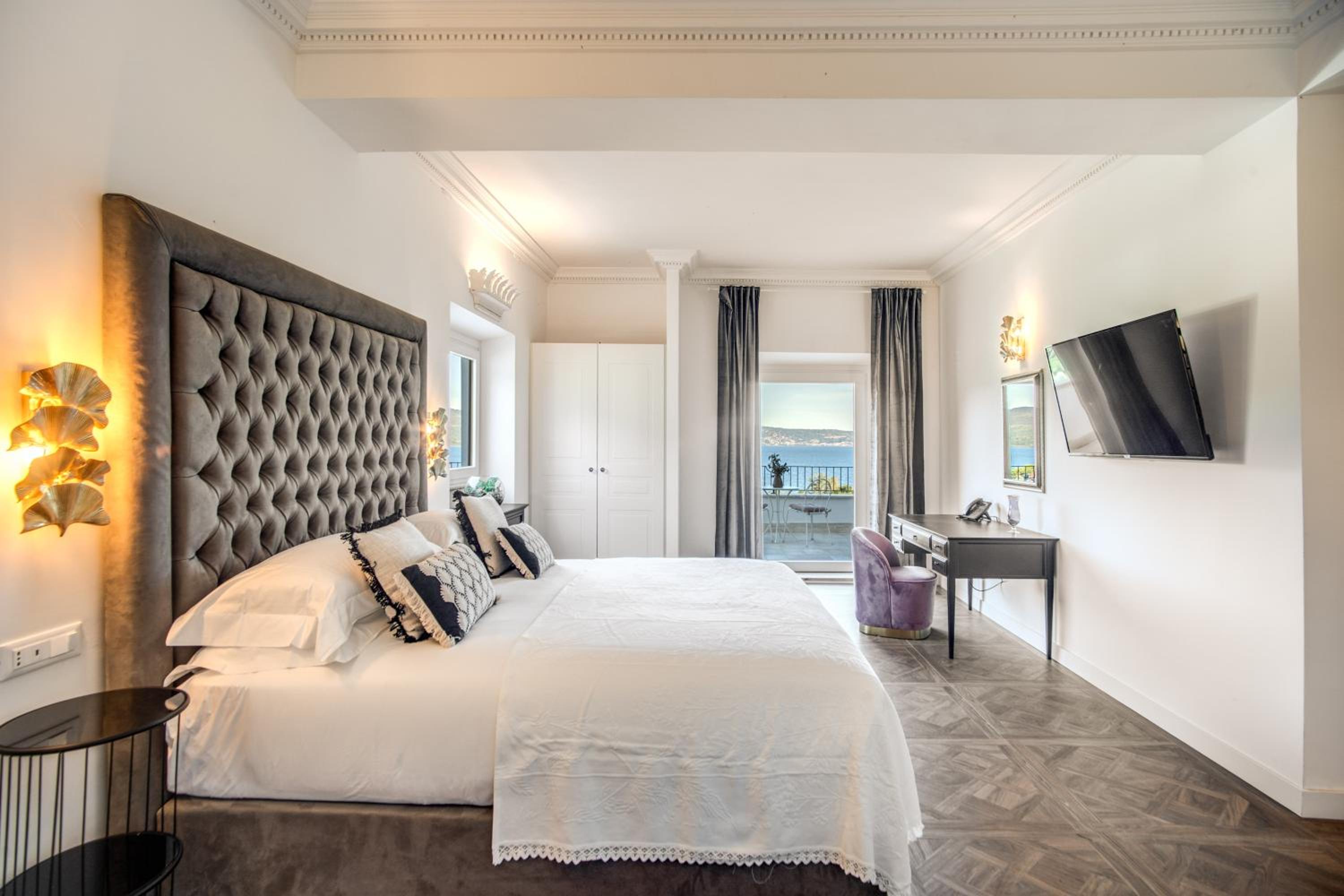 Junior Suite with Terrace - Photo 4