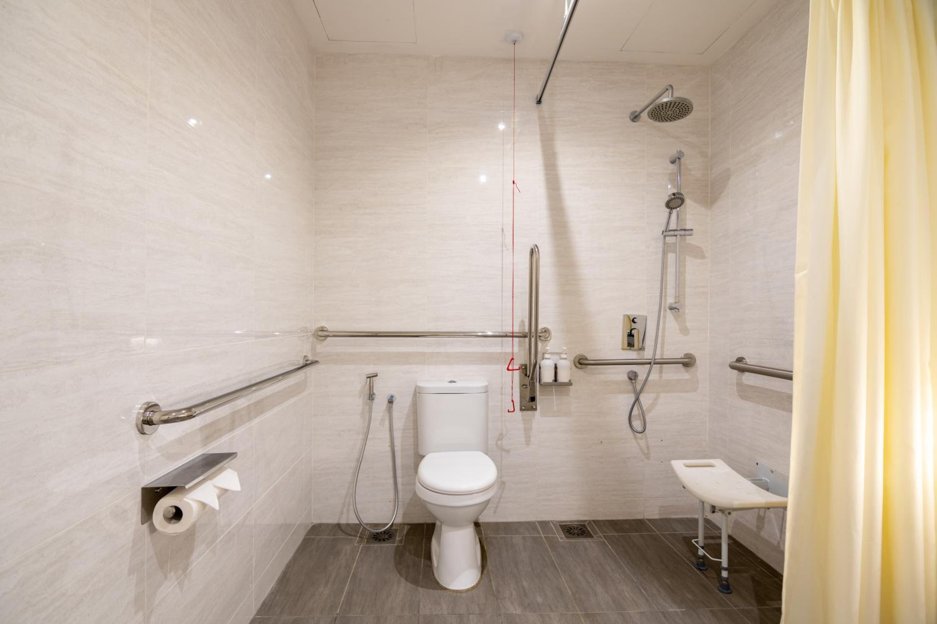 Standard Queen Room - Accessible with Free Breakfast