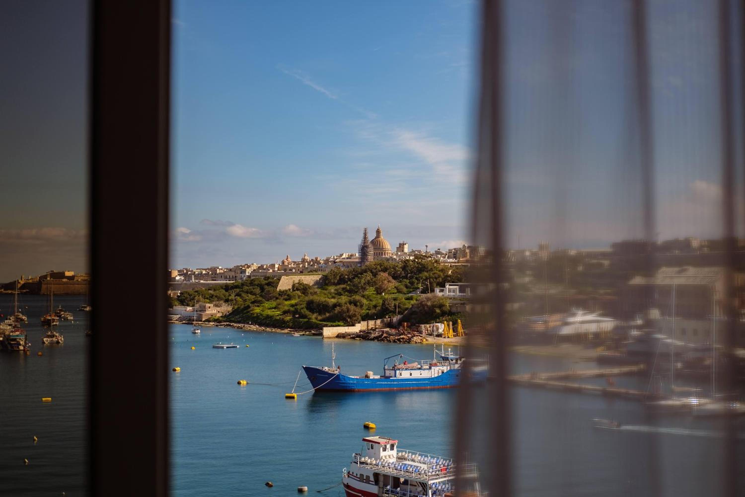 Double or Twin Room with Sea View - Photo 2