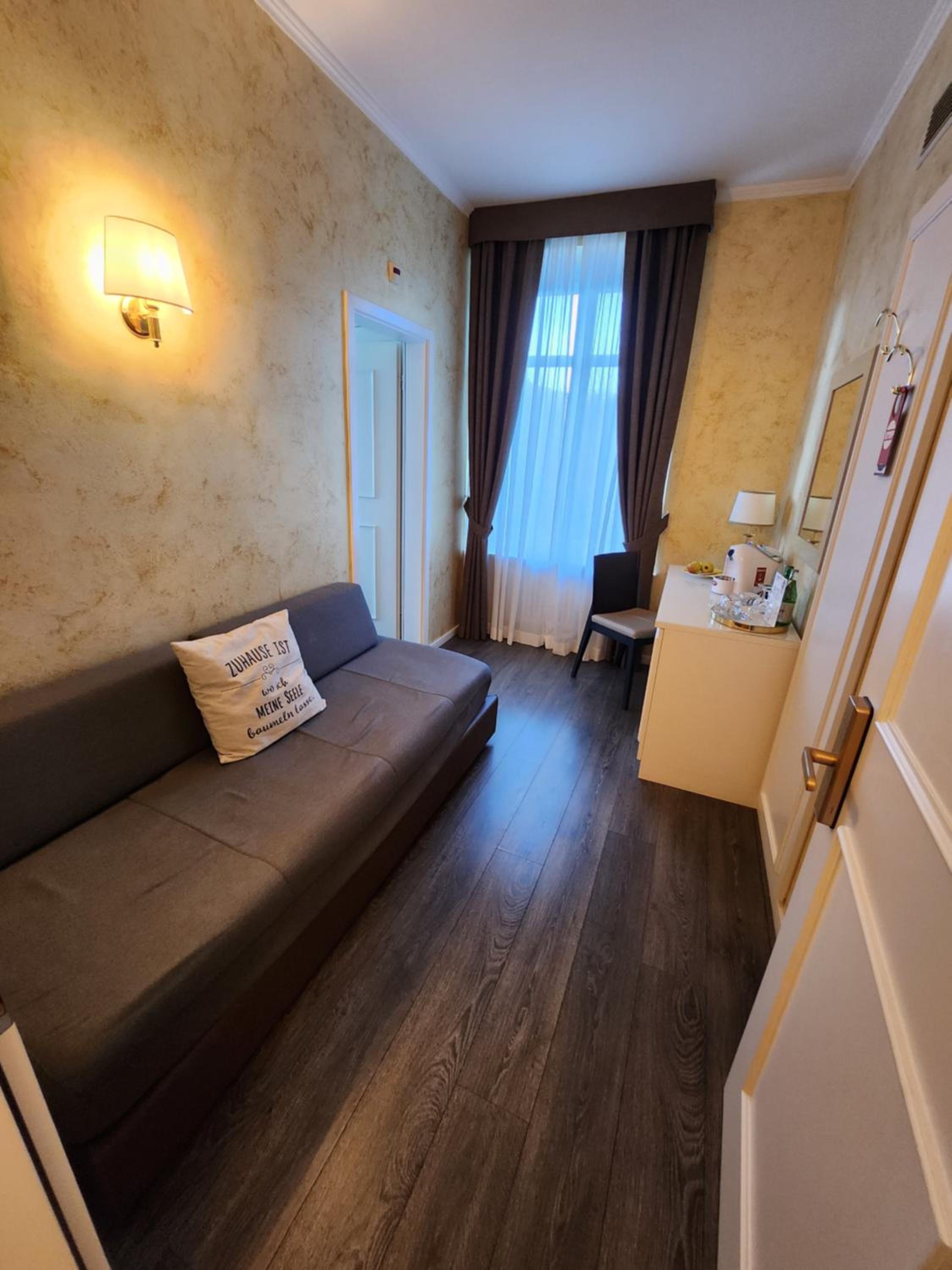 Superior Double Room with Balcony and Lake View - Photo 4
