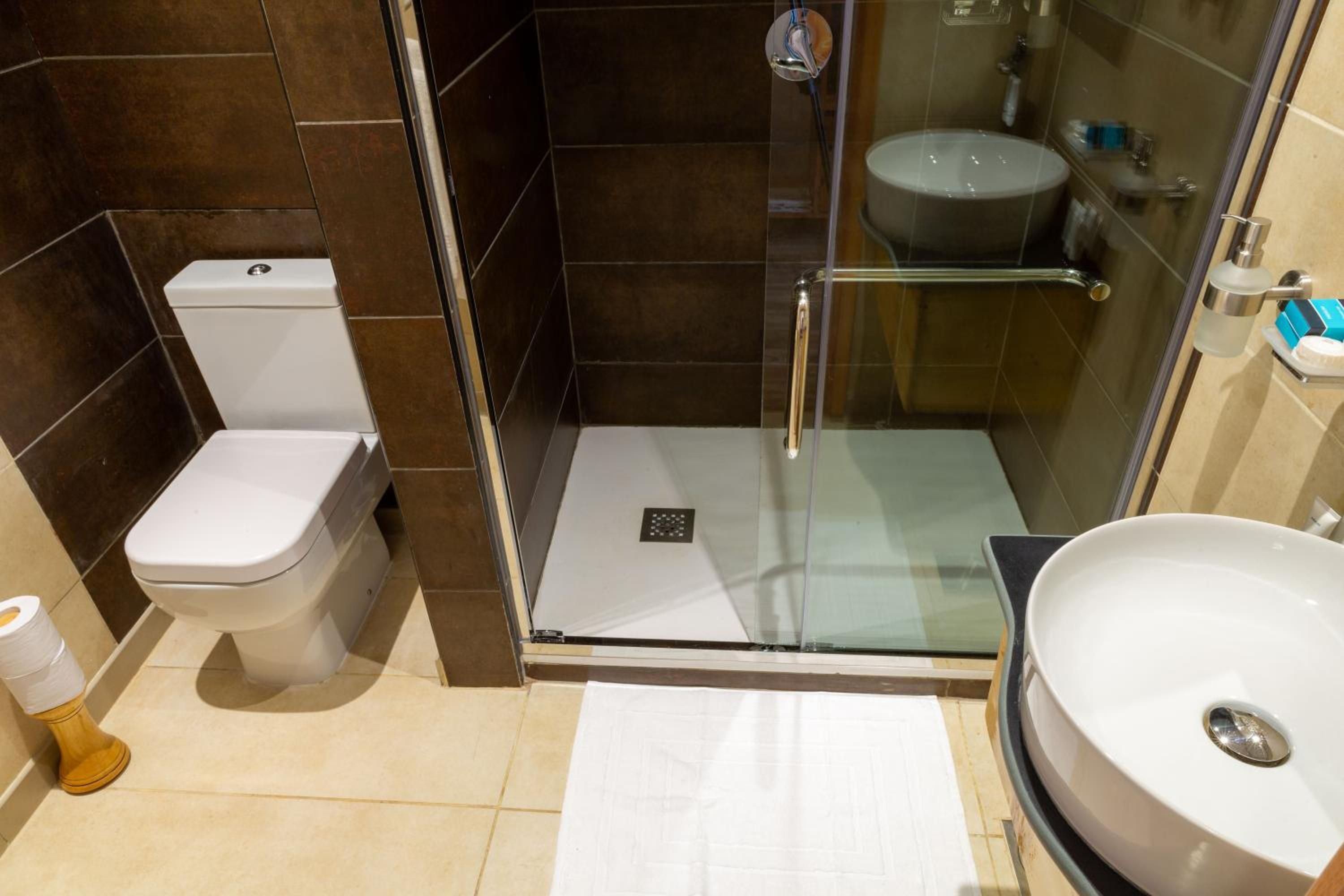 Deluxe Double Room with Shower photo 2