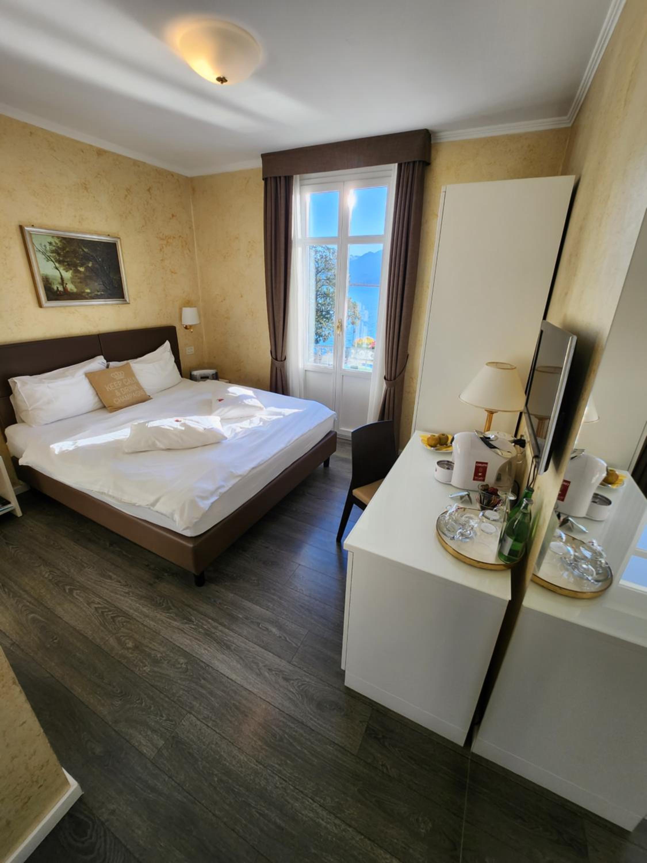 Superior Double Room with Balcony and Lake View - Photo 5