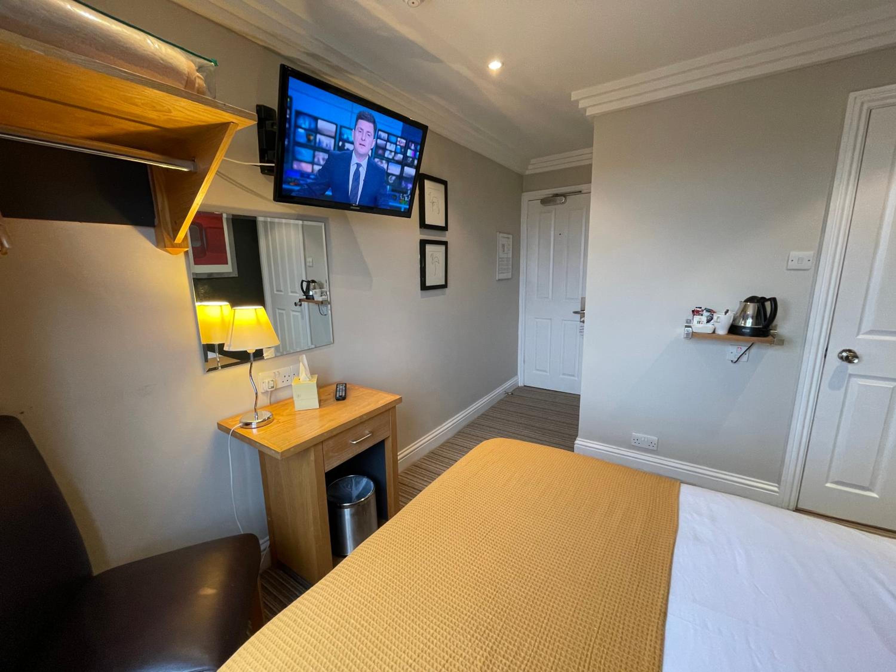 Small Double Room - Photo 1