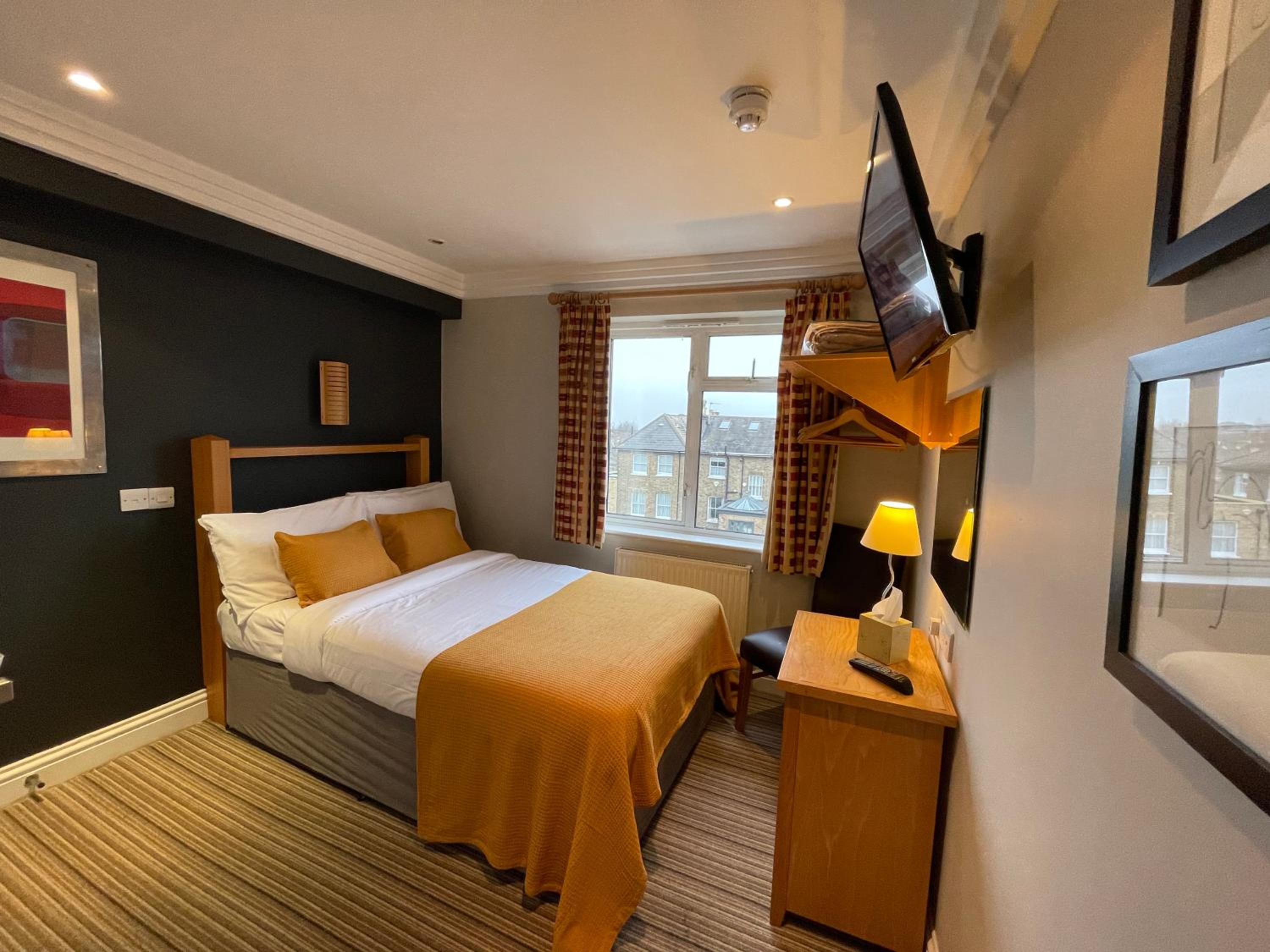 Small Double Room - Photo 4