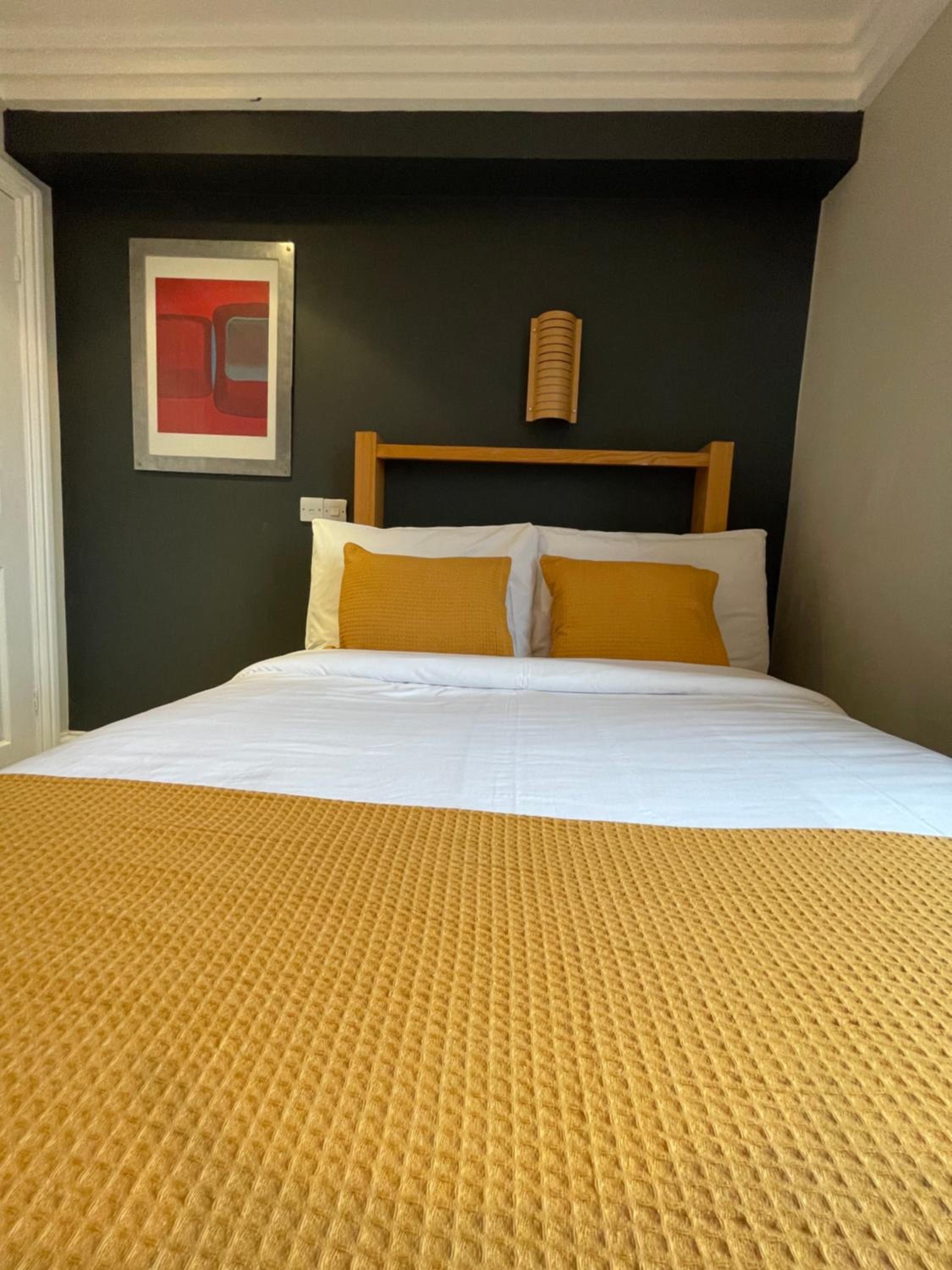 Small Double Room - Photo 8