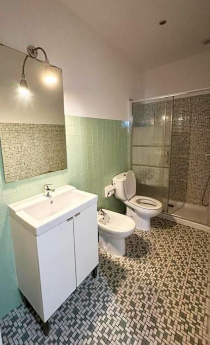 Three-Bedroom House photo 3