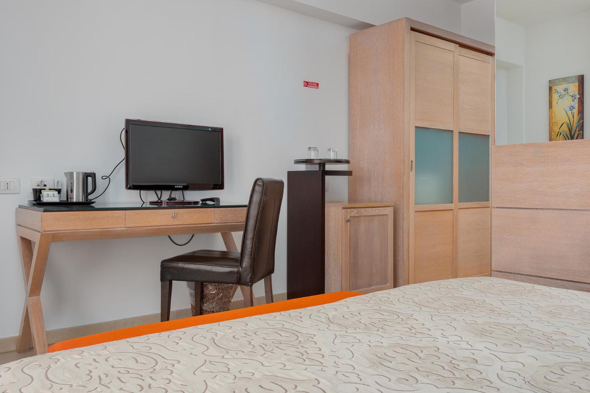 Classic Double Room - Photo 2