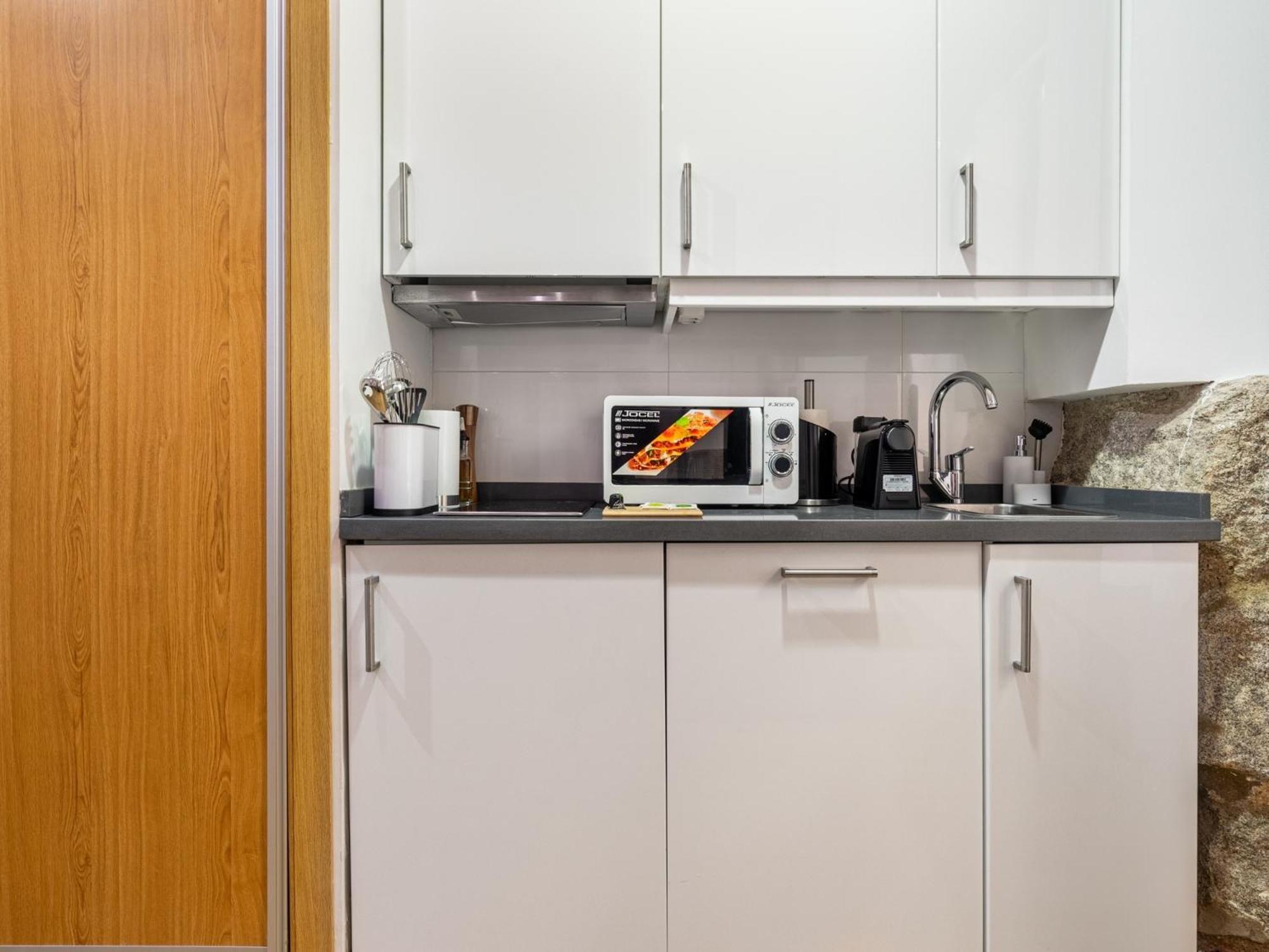 Studio Apartment (Ground Floor) - disability access thumbnail 6