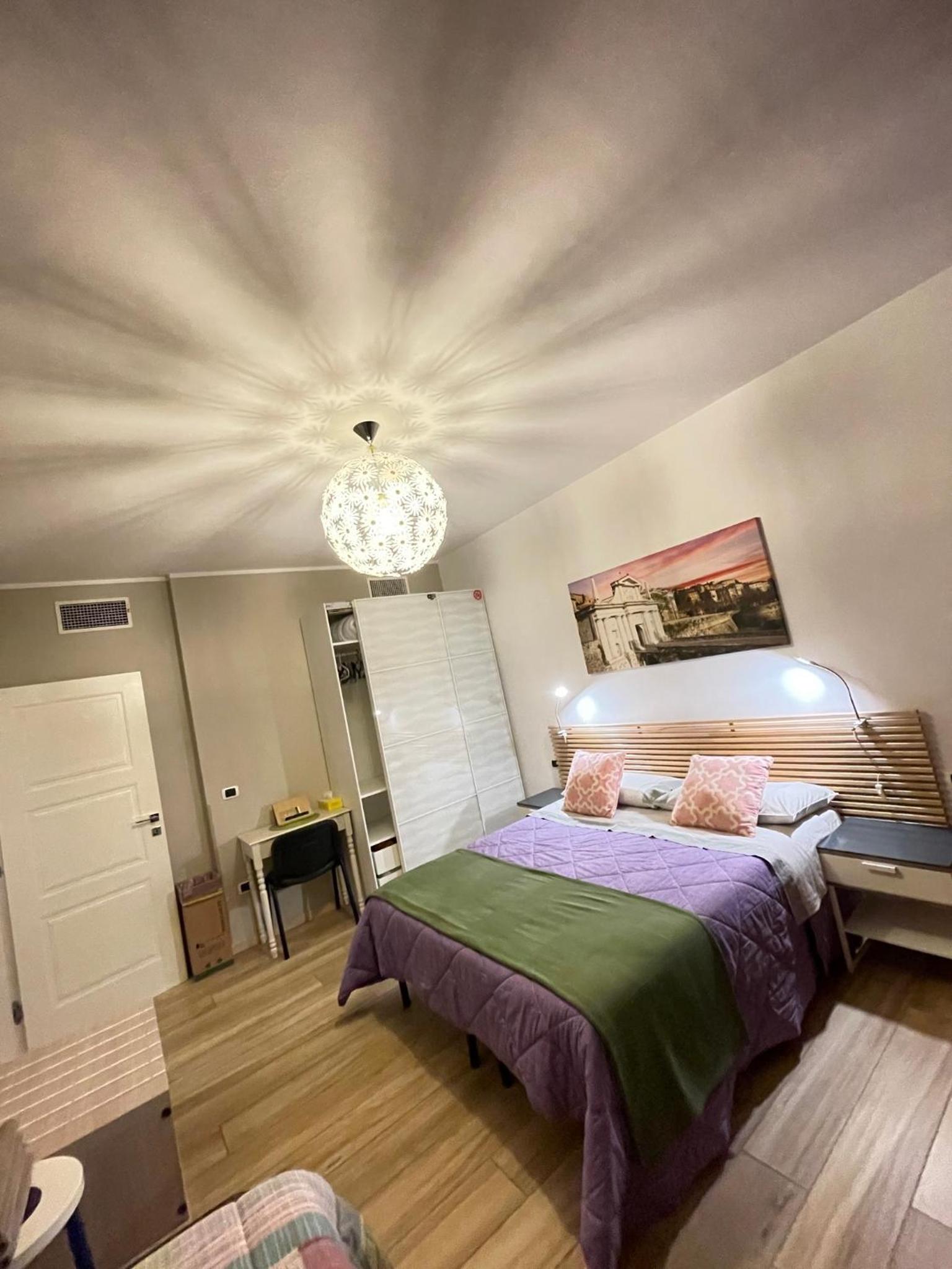 Triple Room with Private Bathroom - Photo 17