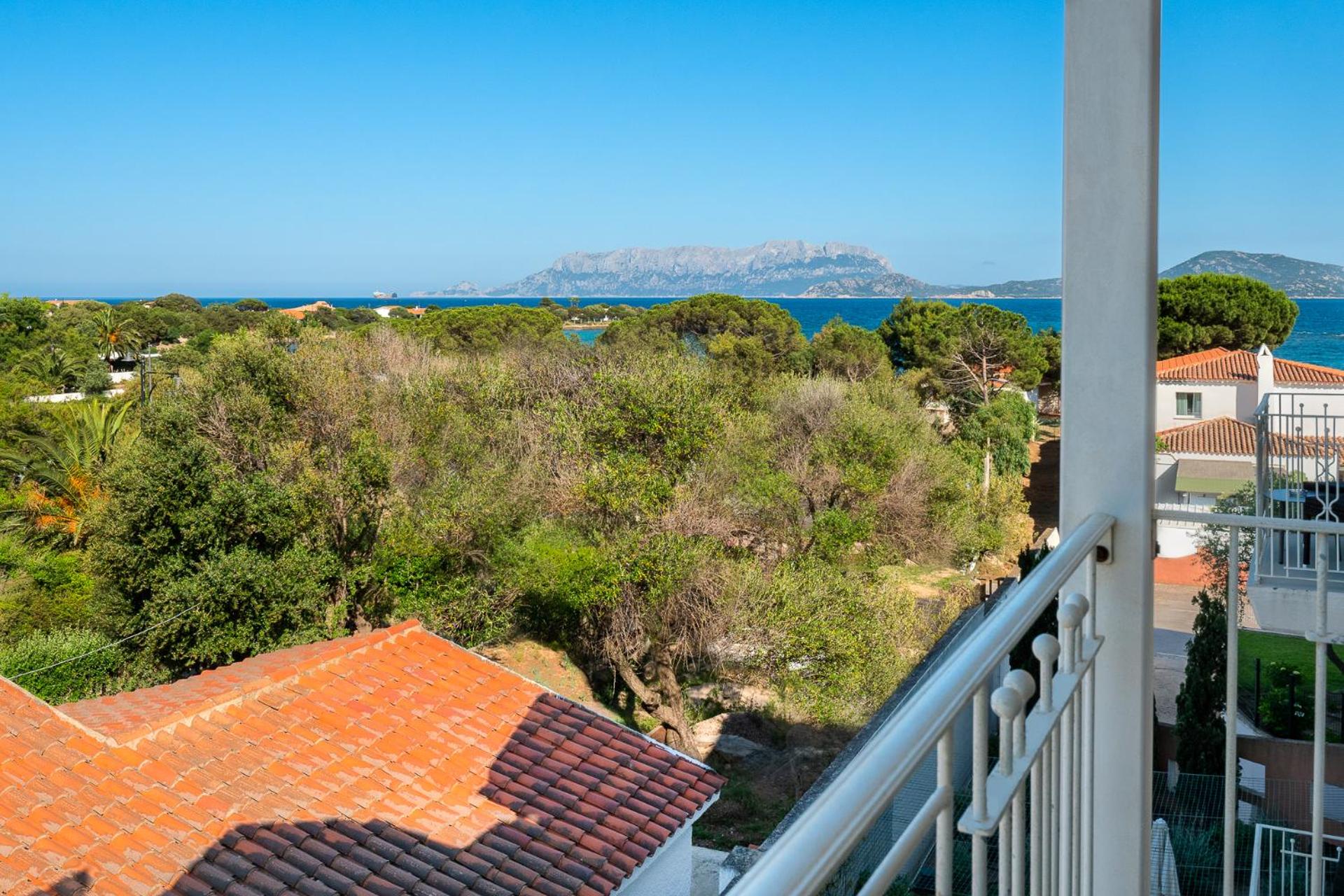 Classic Double or Twin Room with Side Sea View - Main Building - Photo 3