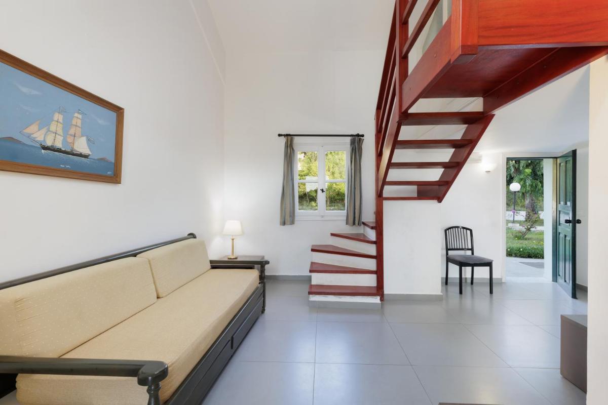 Two-Bedroom Apartment - Photo 3