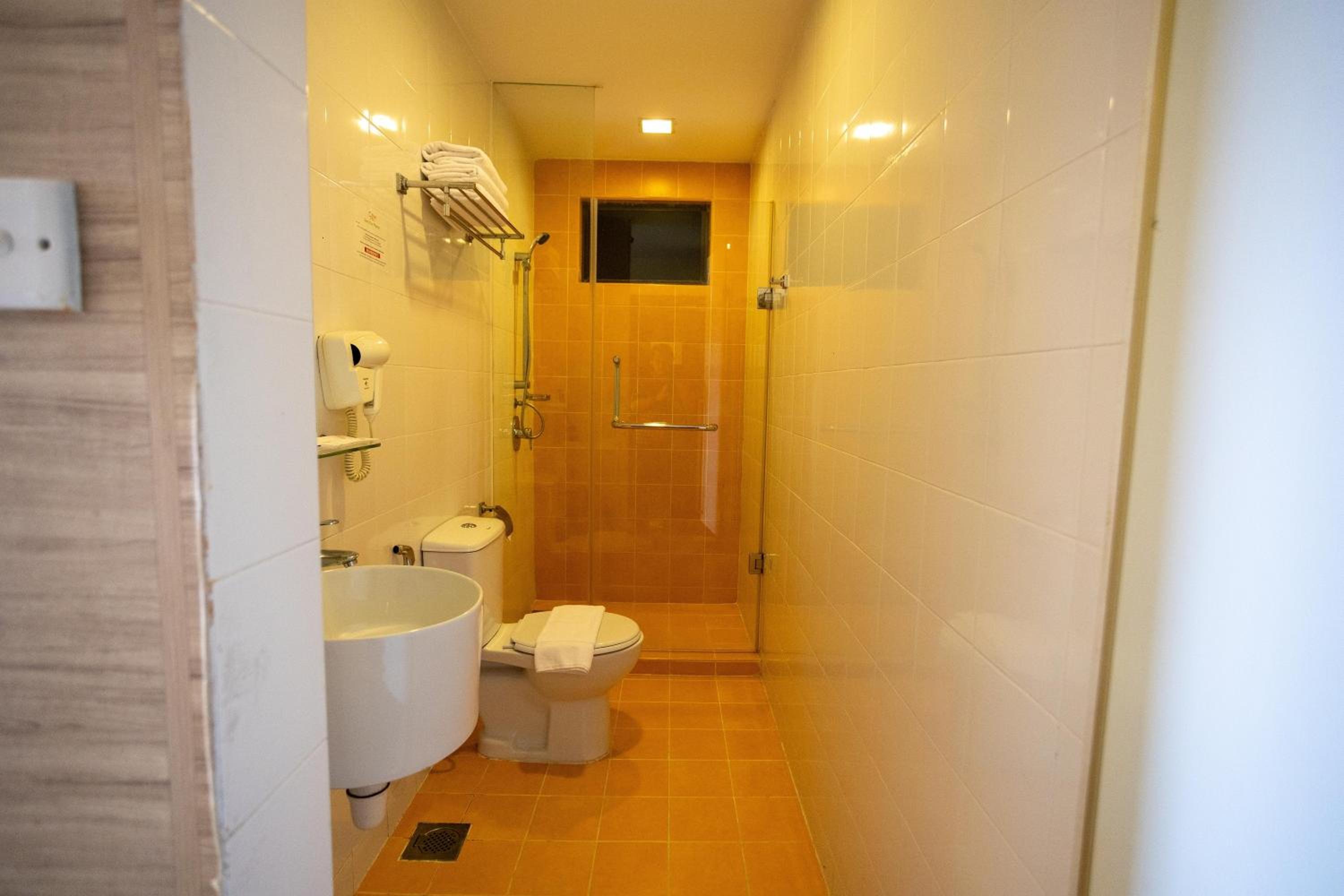 Connecting Room