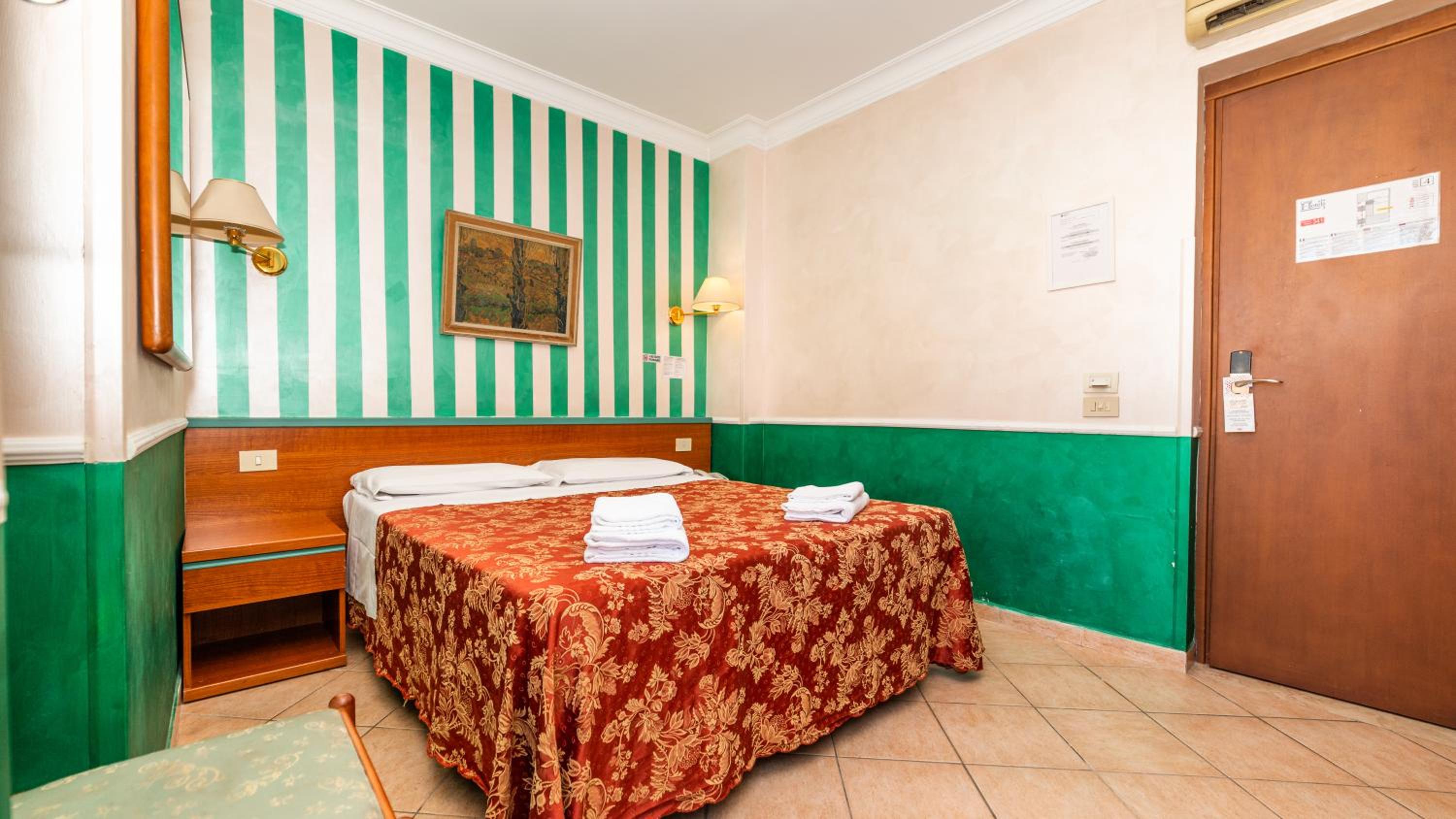 Deluxe Double or Twin Room with Balcony photo 1