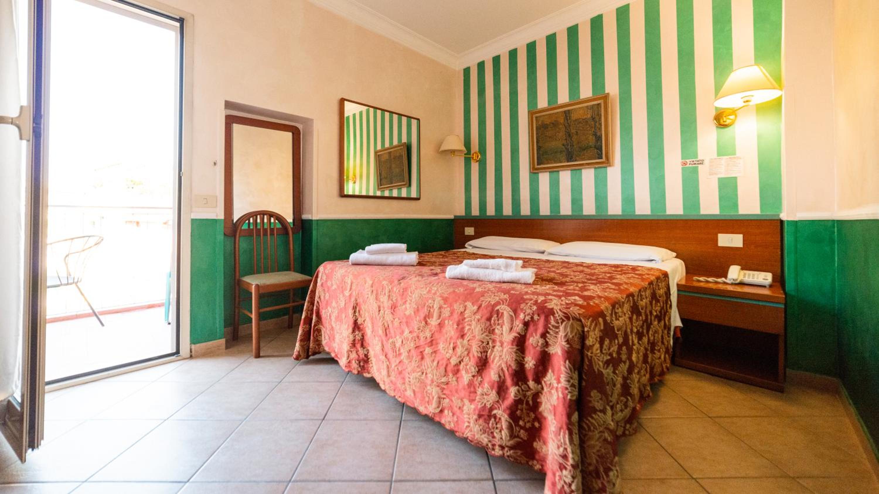 Deluxe Double or Twin Room with Balcony photo 3