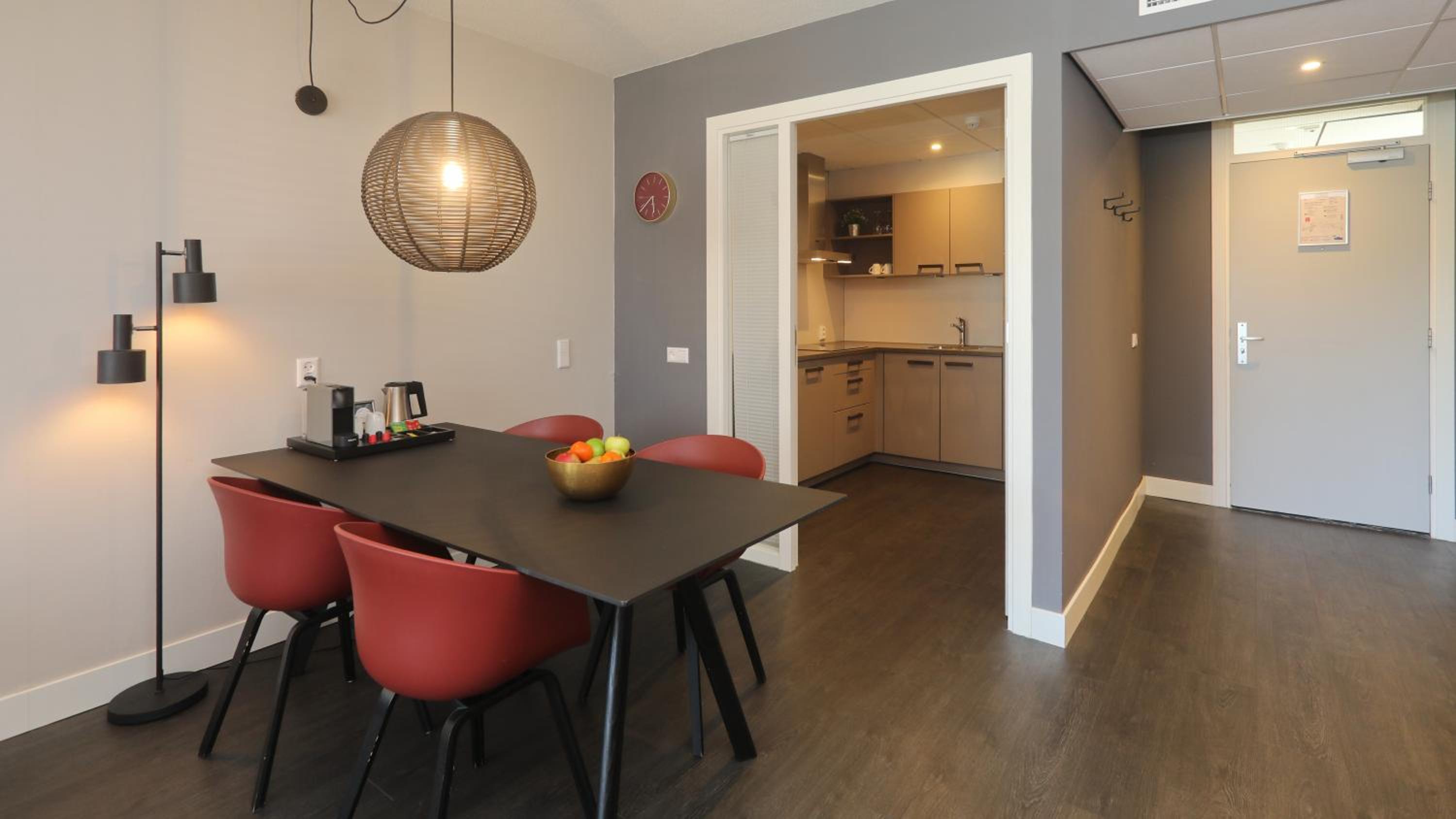 Apartment - Photo 4