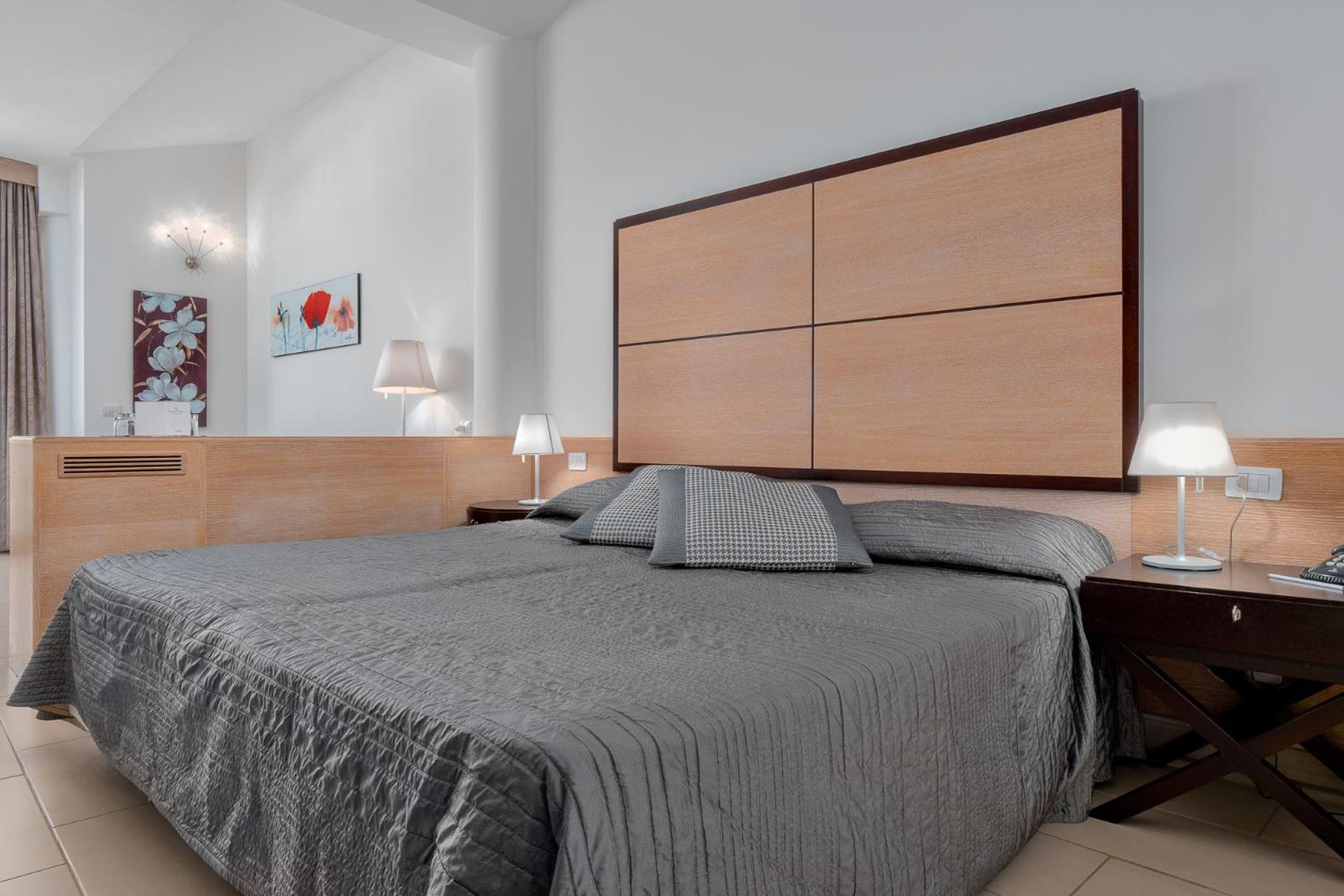 Comfort Double or Twin Room with Sea View - Main Building - Photo 1