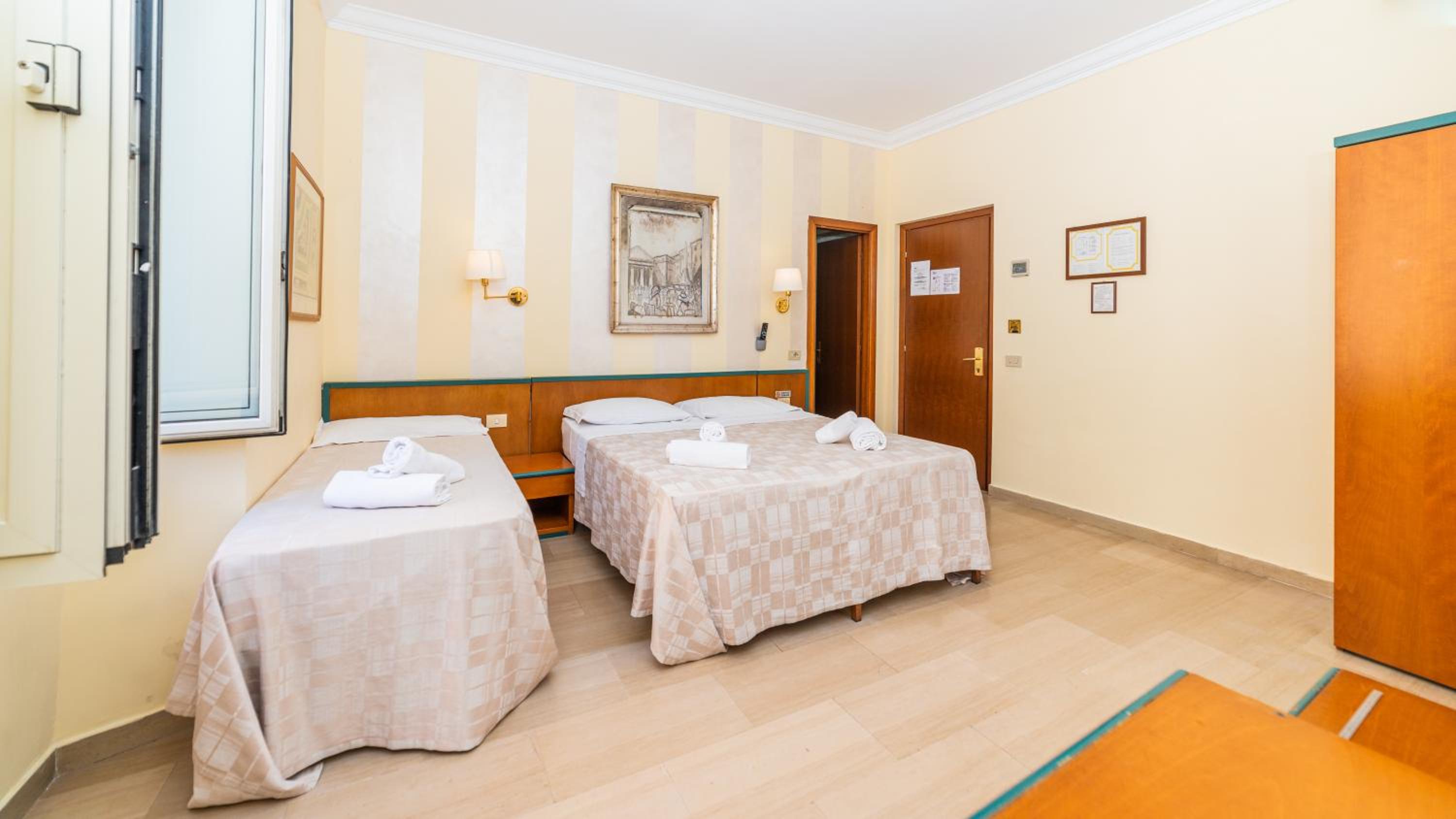 Double or Twin Room photo 3