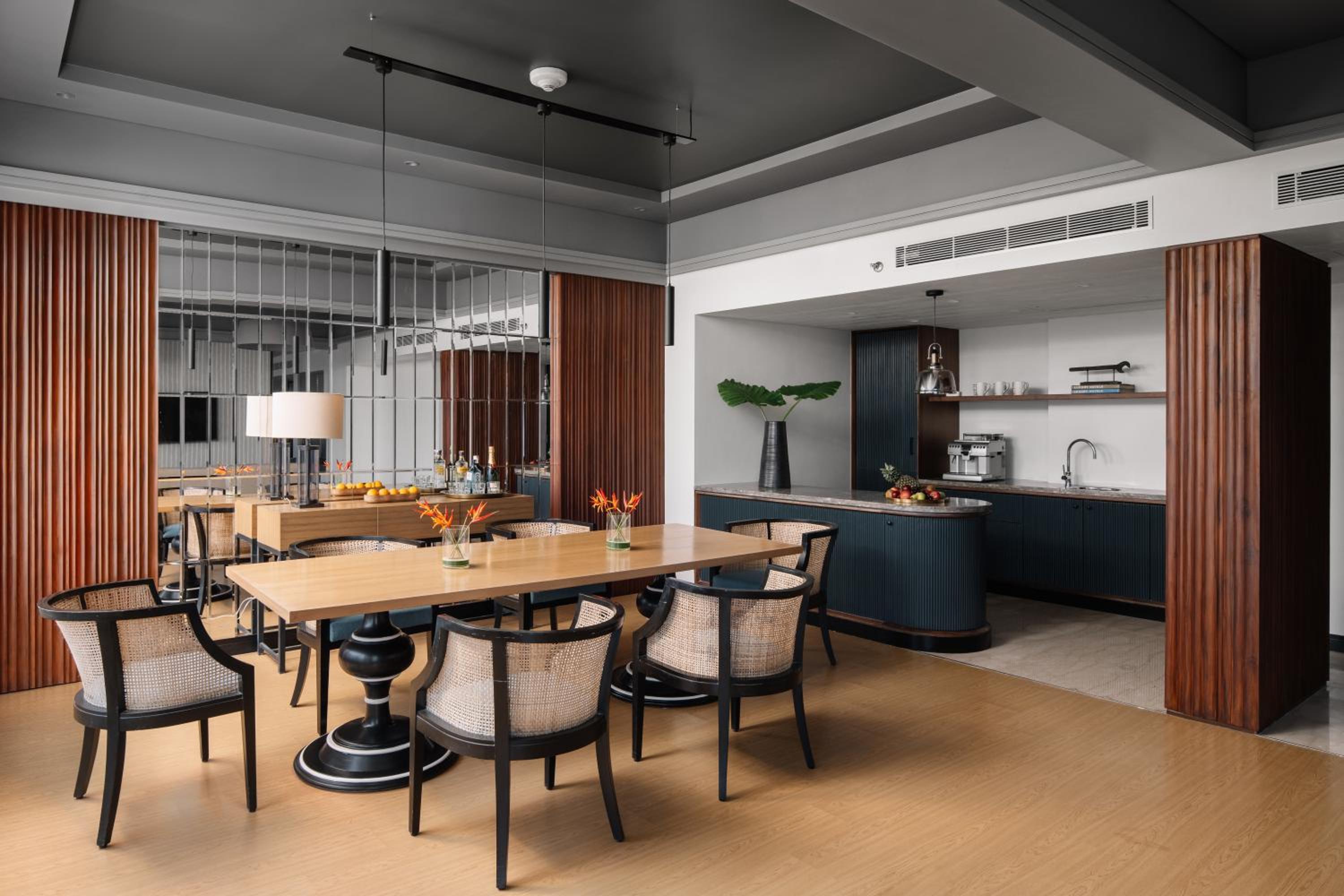 THE APARTMENT – Two Premium Bedrooms with Kitchenette - Complimentary 04 Pieces Laundry (Per Day), Lounge Access Happy hours between 07:00 pm to 08:00 pm, 15 Min Foot Massage, Late check-out Upto 3 Hrs Subject to availability - Photo 7