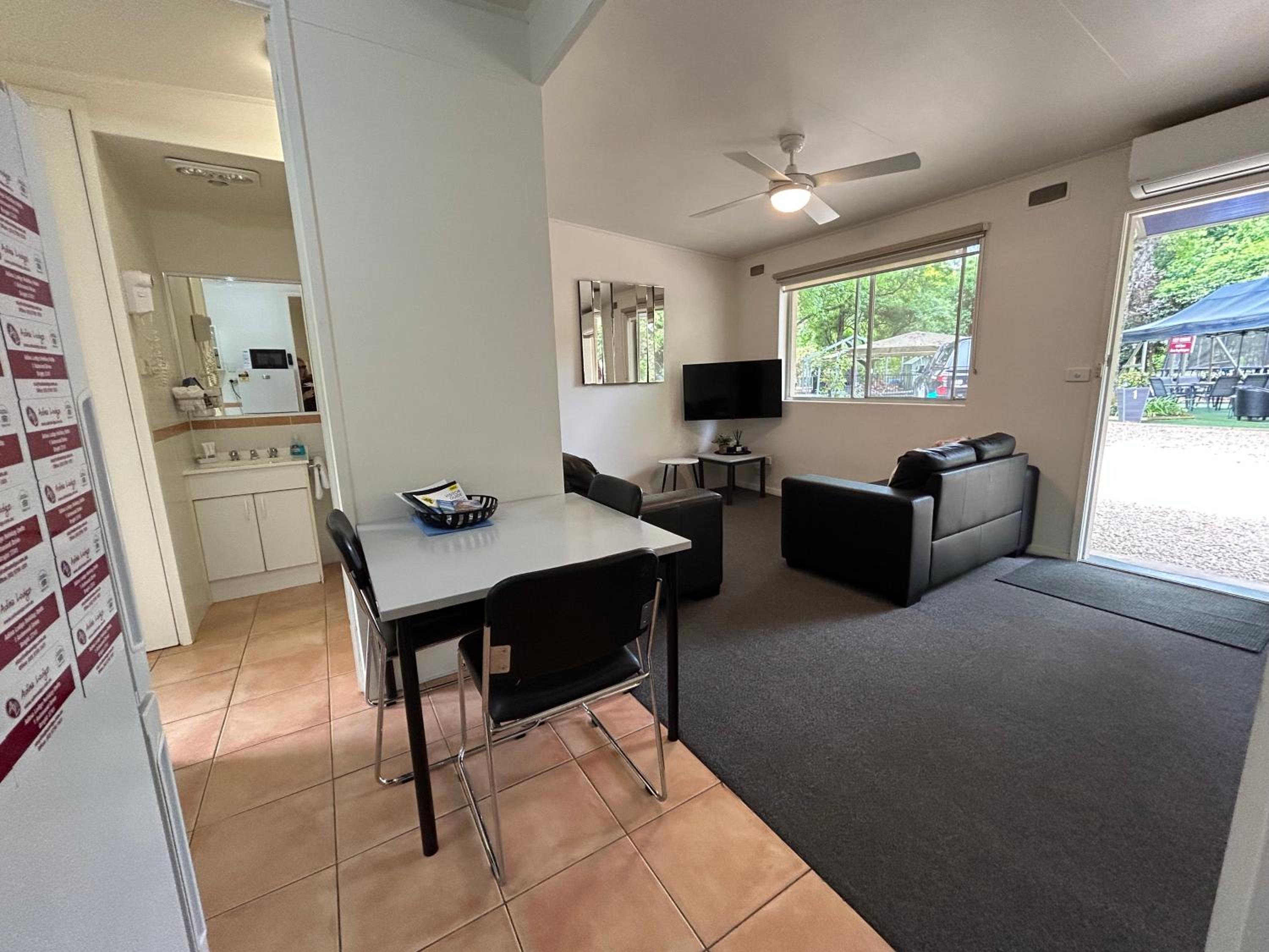 2 Bedroom Apartment with Pool & Garden View (rooms 1,3) photo 2