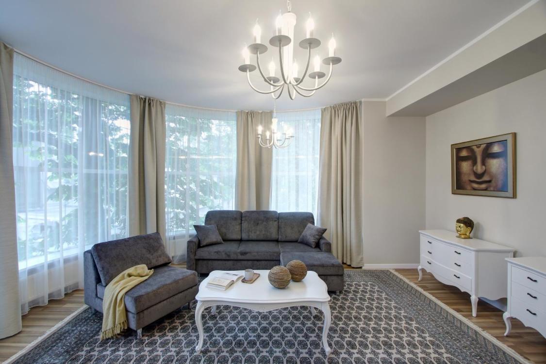 Apartment with Terrace photo 2
