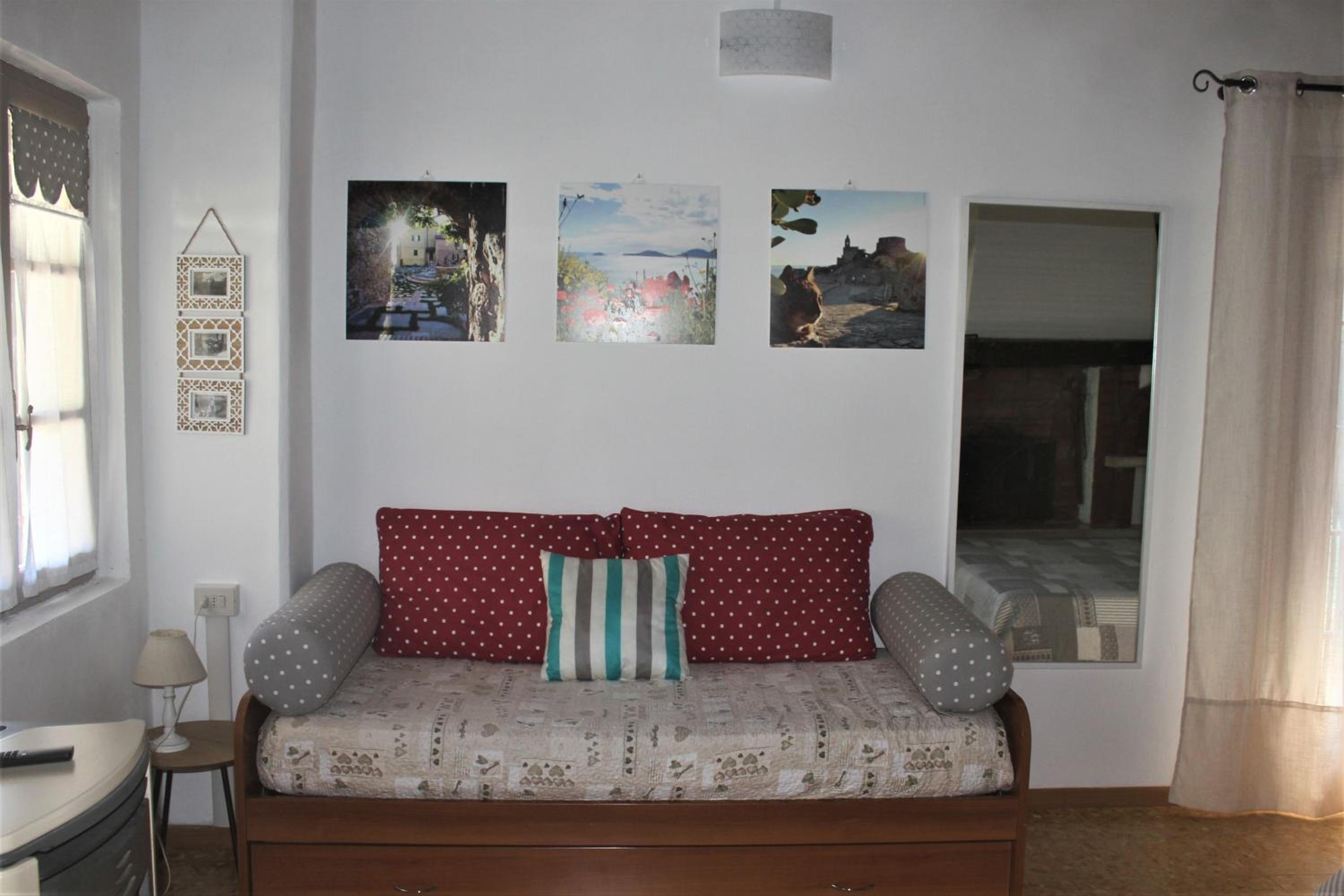 One-Bedroom House - Photo 1