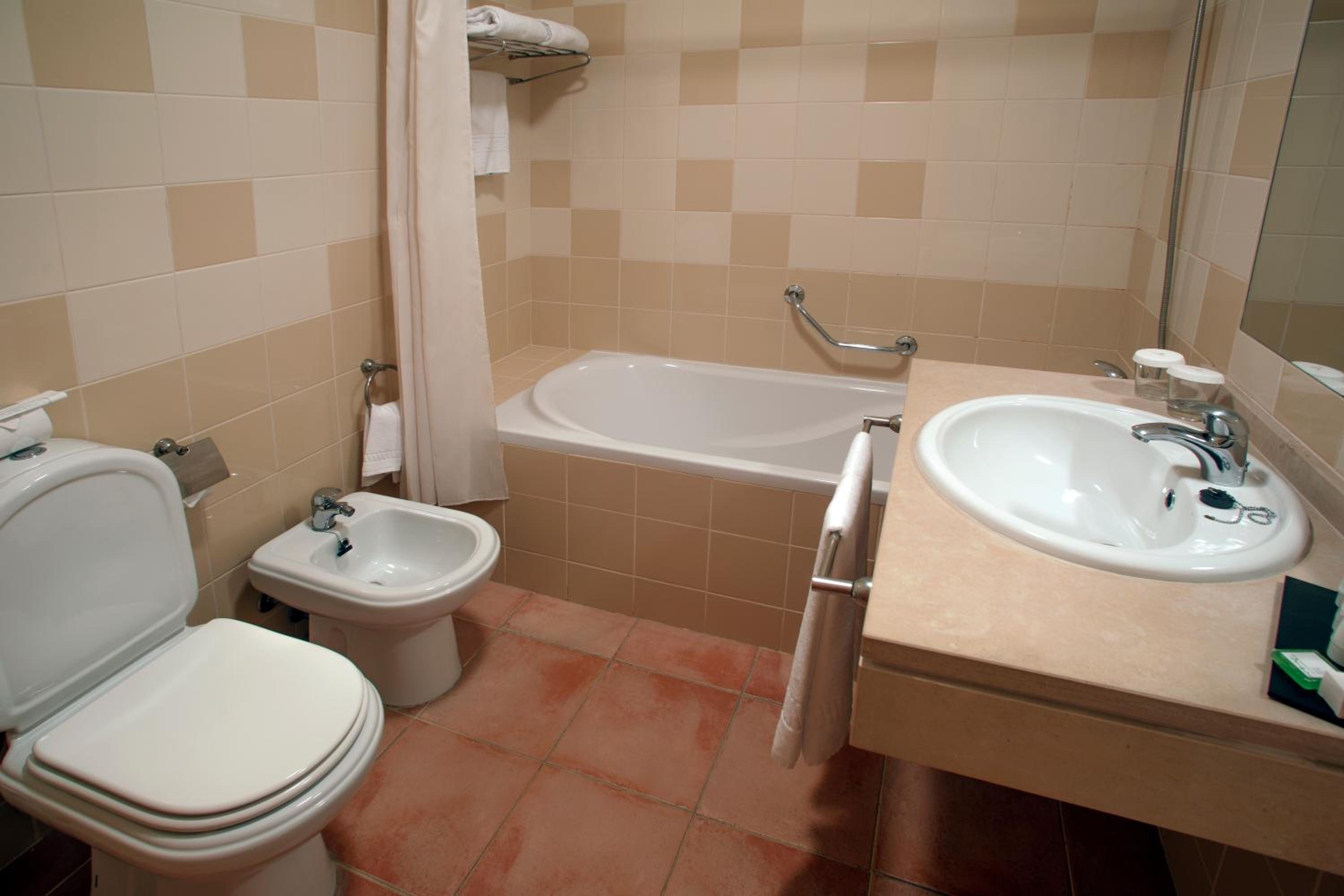 One-Bedroom Apartment  (2 Adults + 1 Child) - Photo 5
