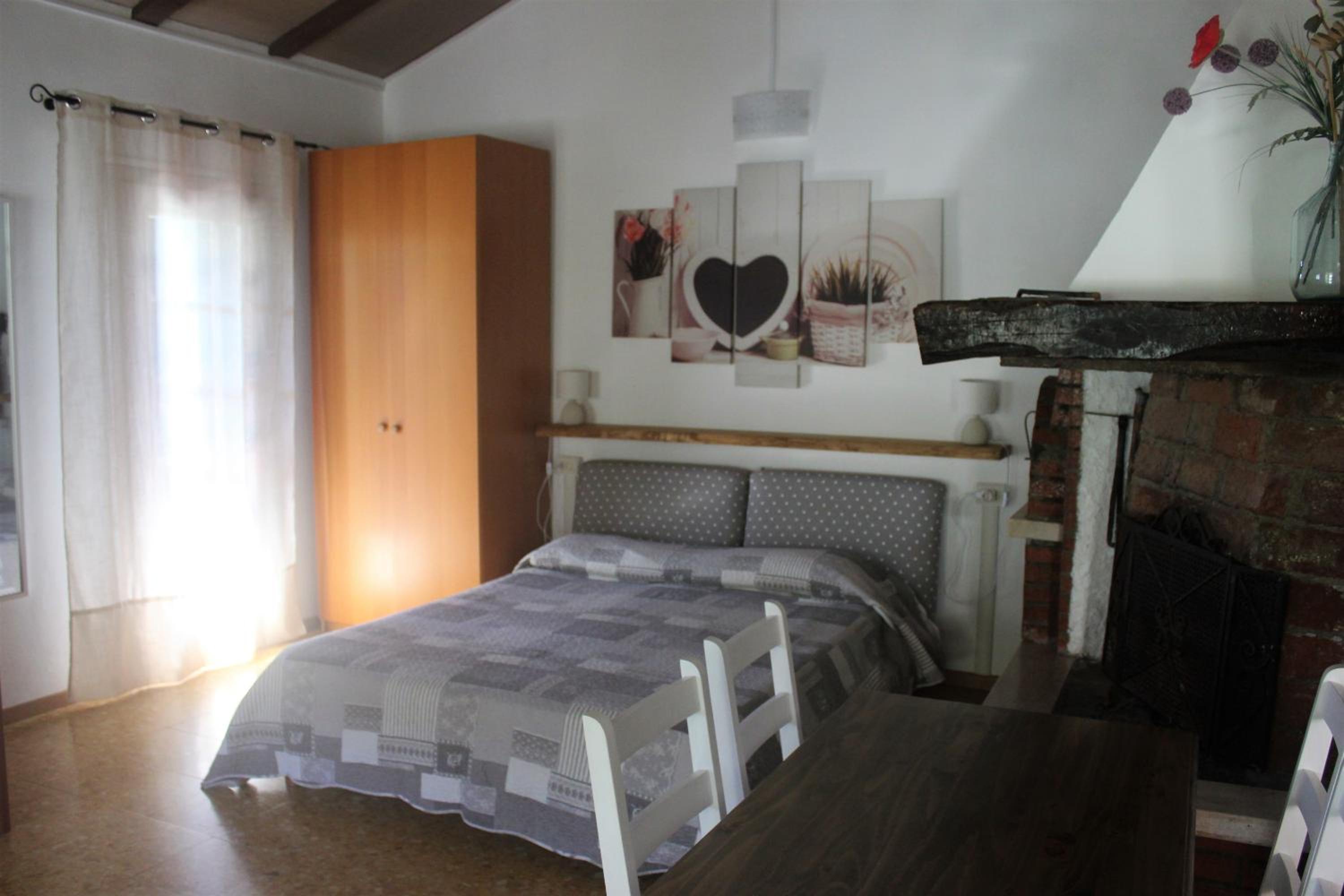 One-Bedroom House - Photo 7