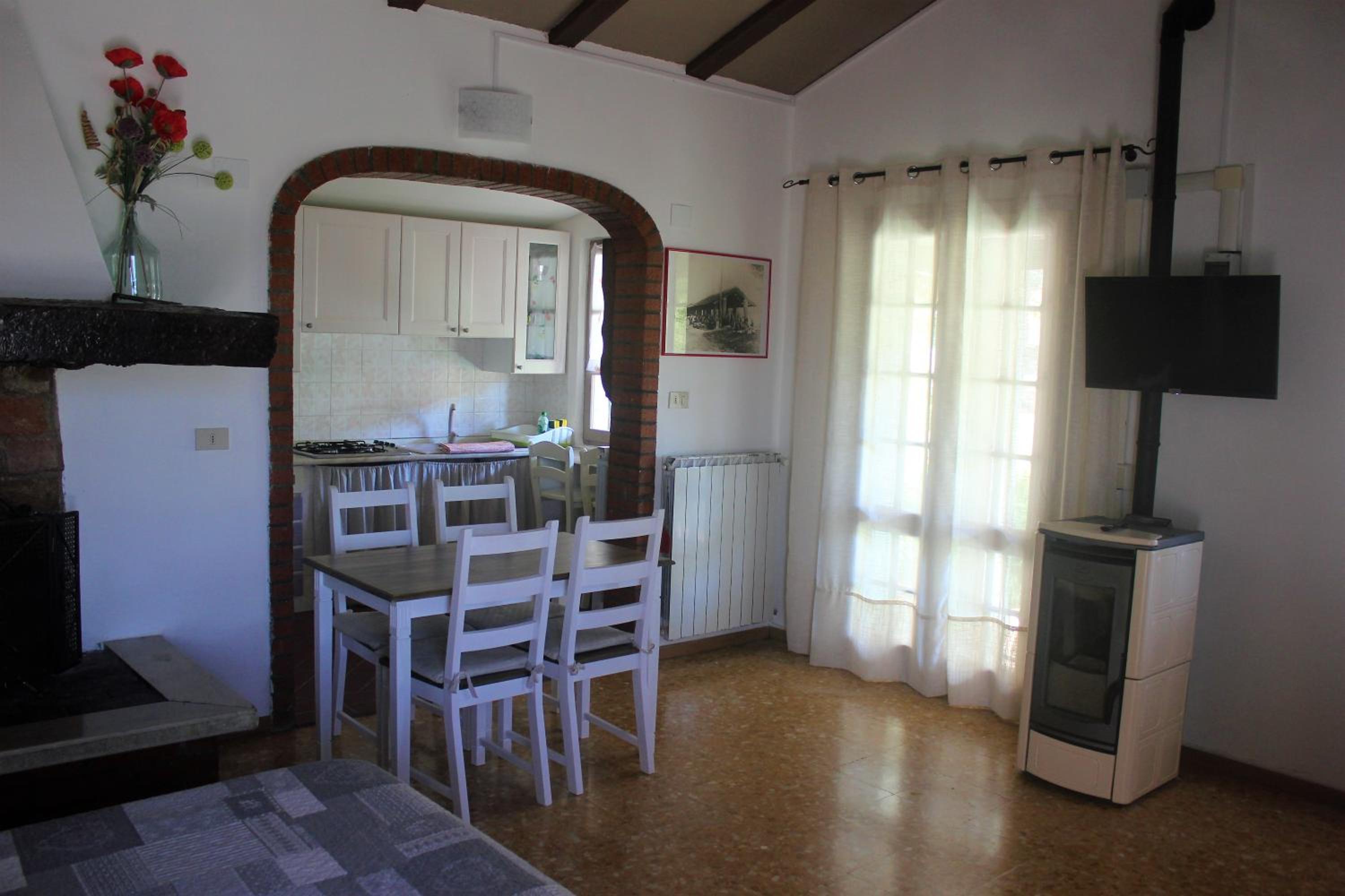 One-Bedroom House - Photo 5