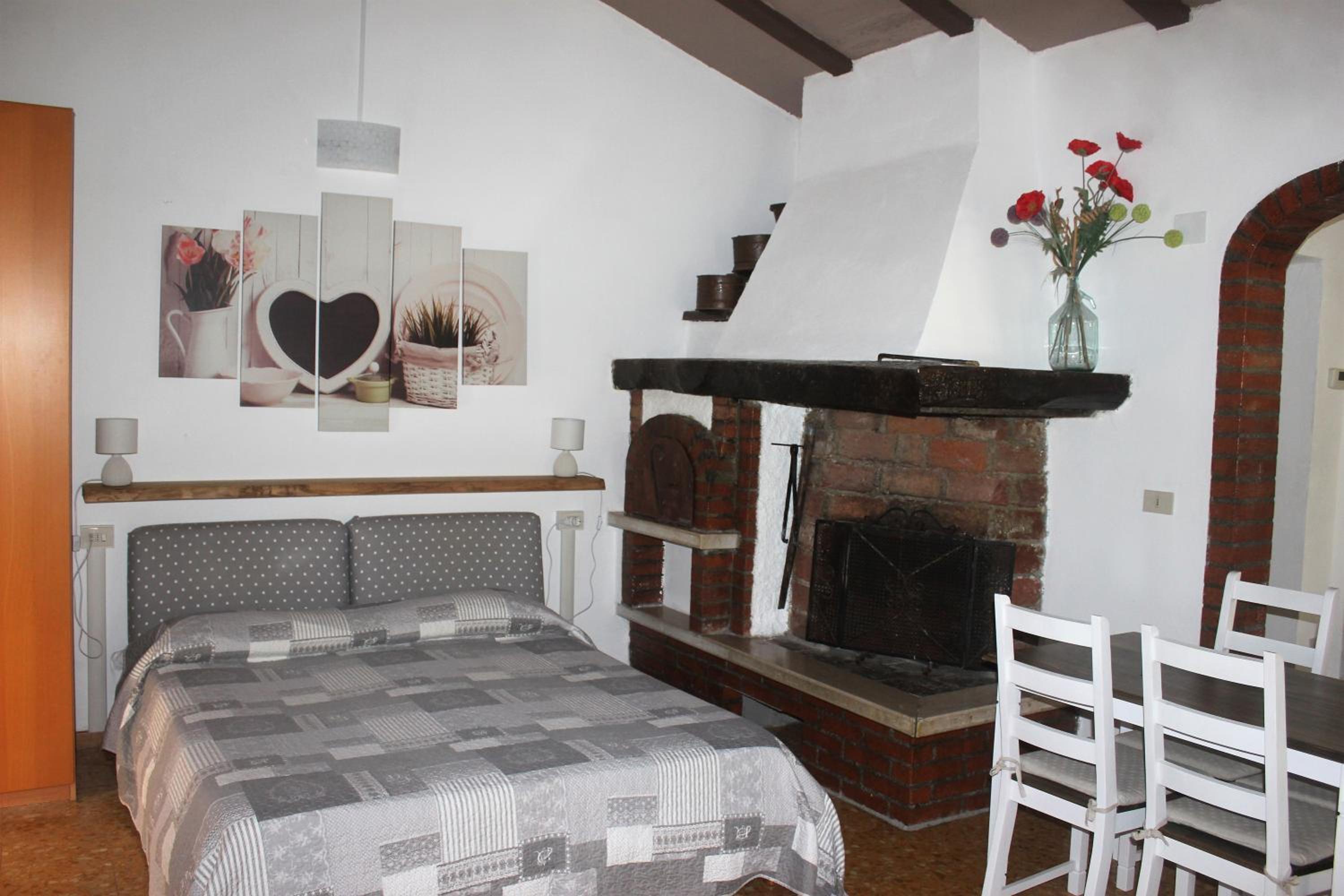 One-Bedroom House - Photo 4