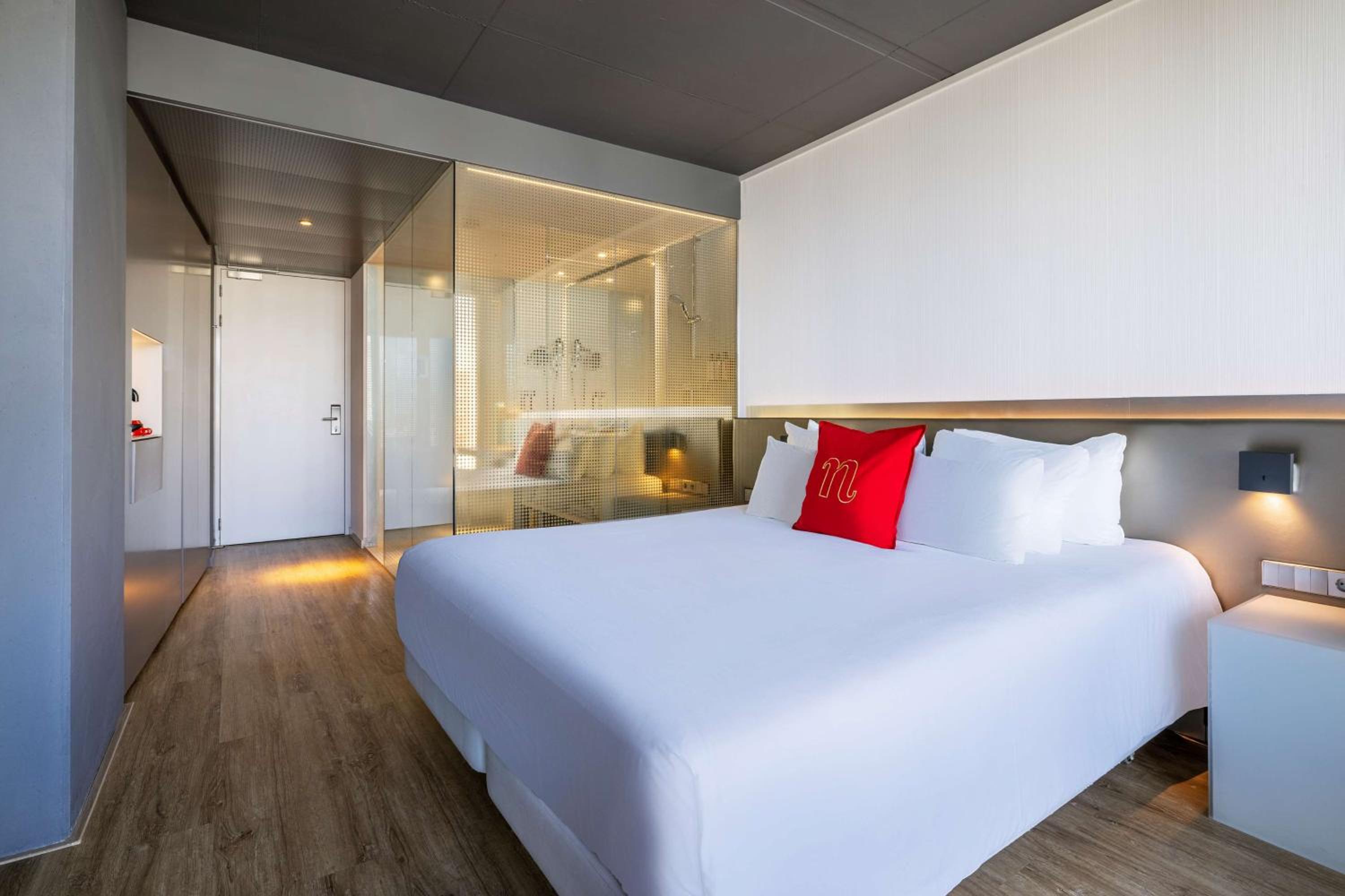 Nhow Premium Room with Skyline View photo 3