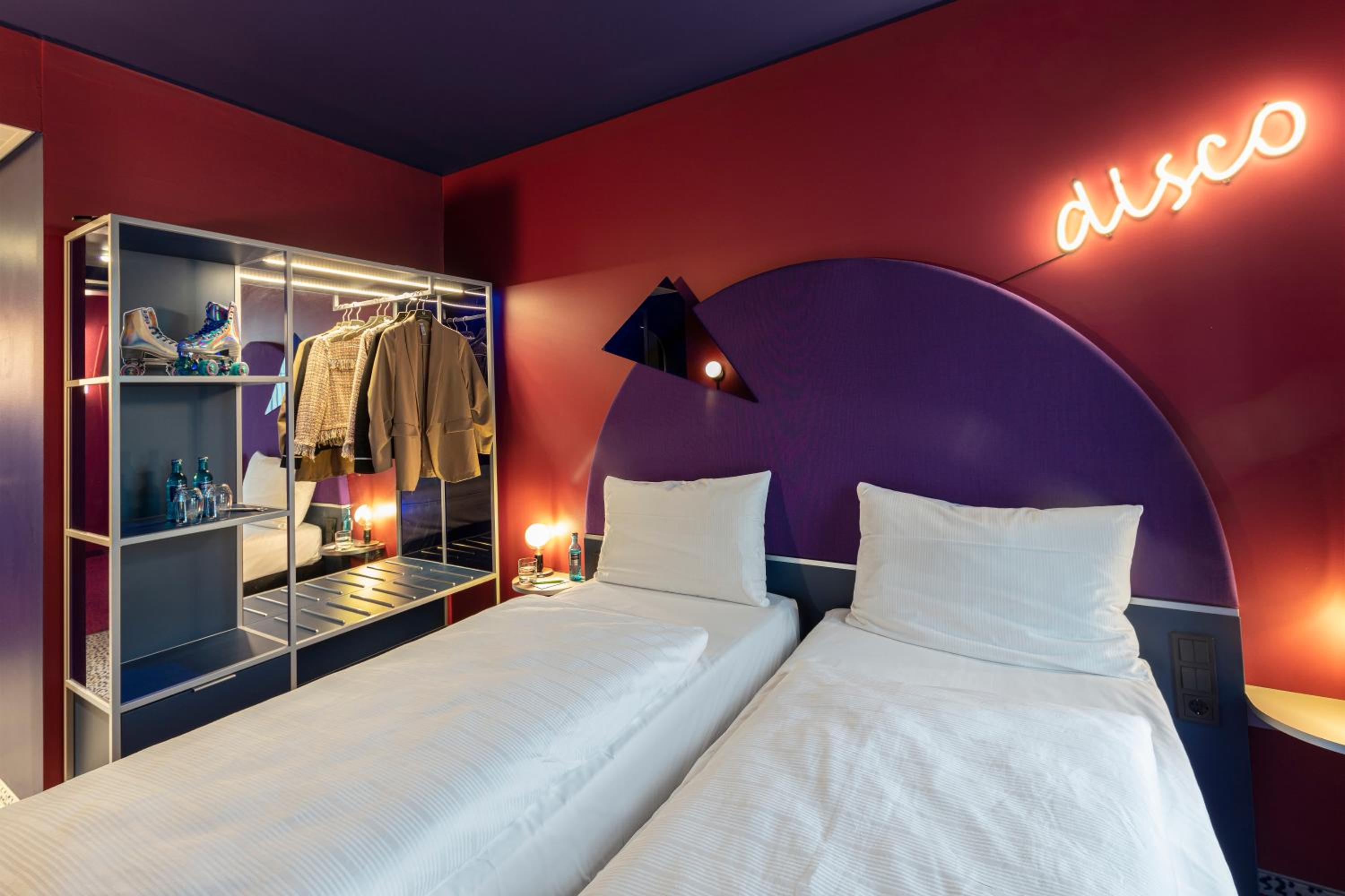 Standard Twin Room