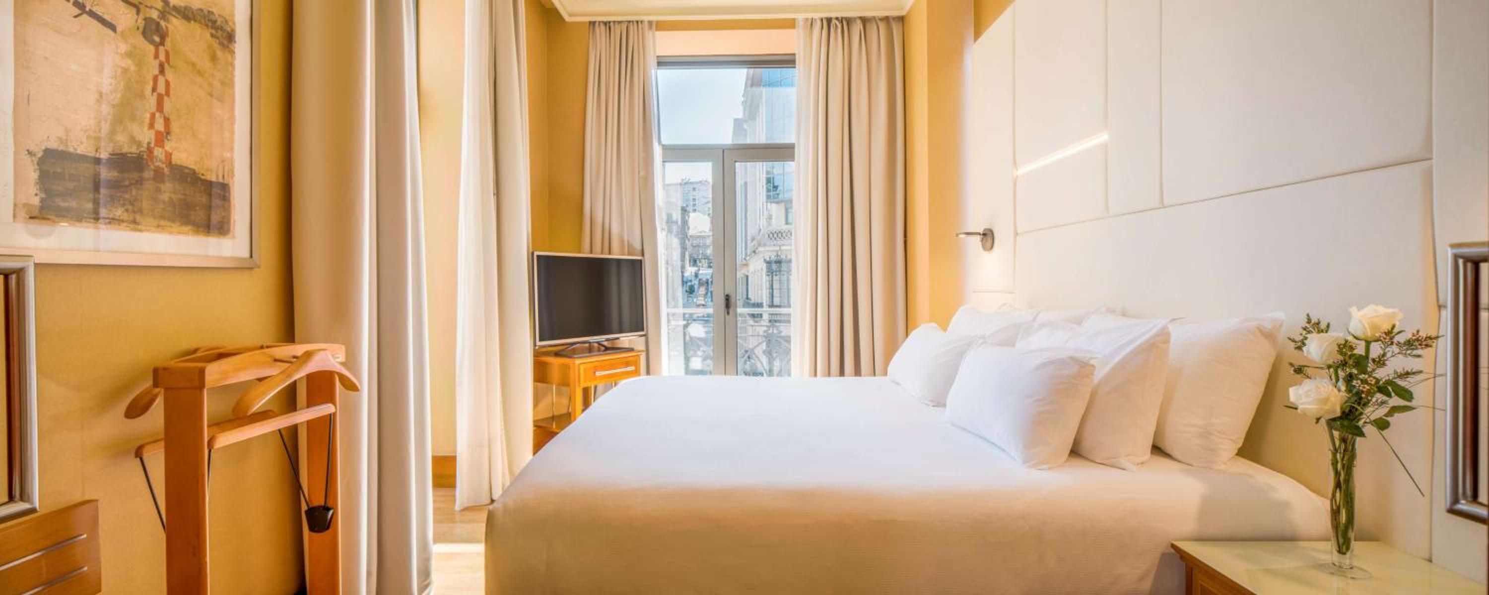 Premium Double Room with View - Photo 4