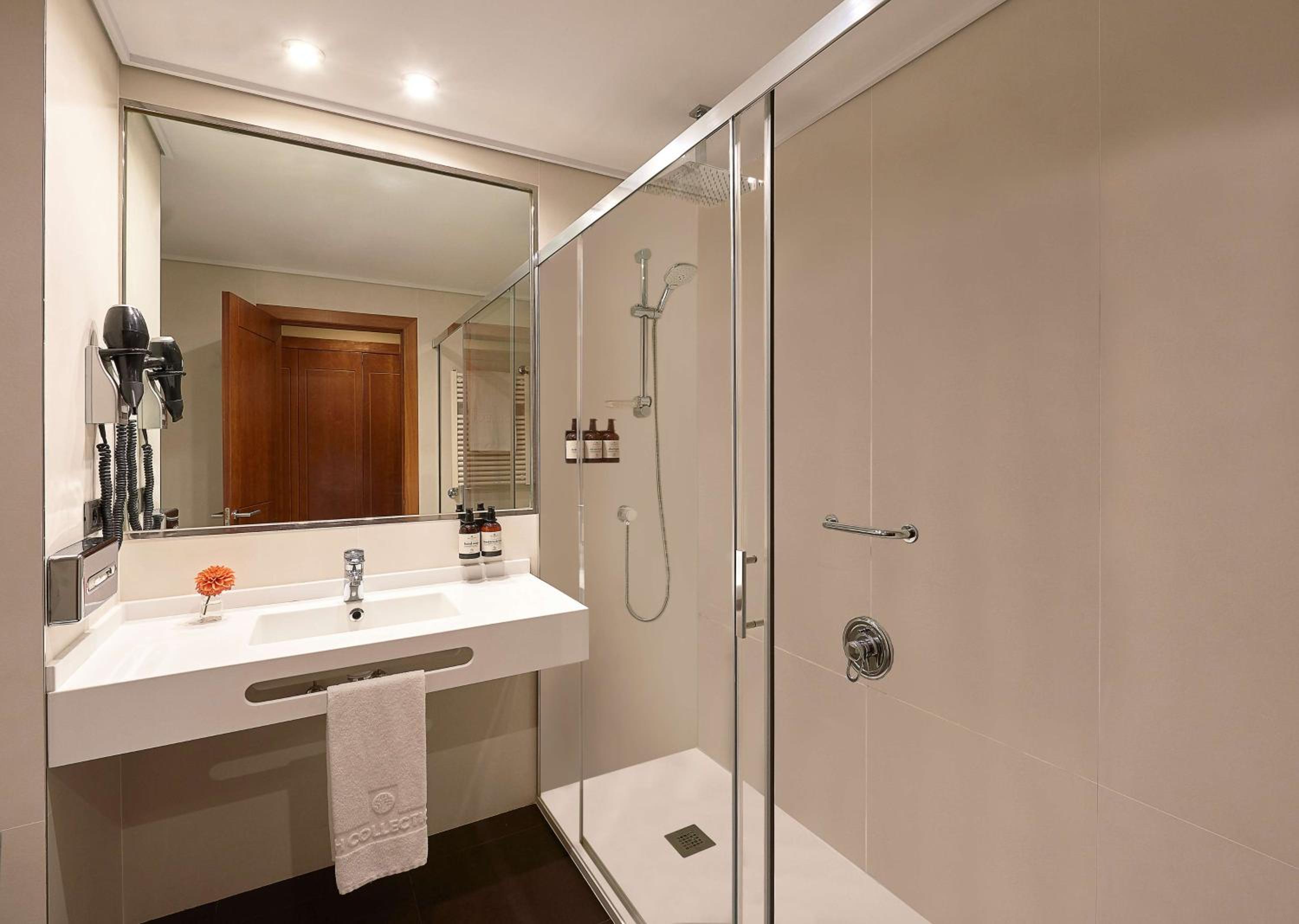 Superior Double or Twin Room - Photo 3