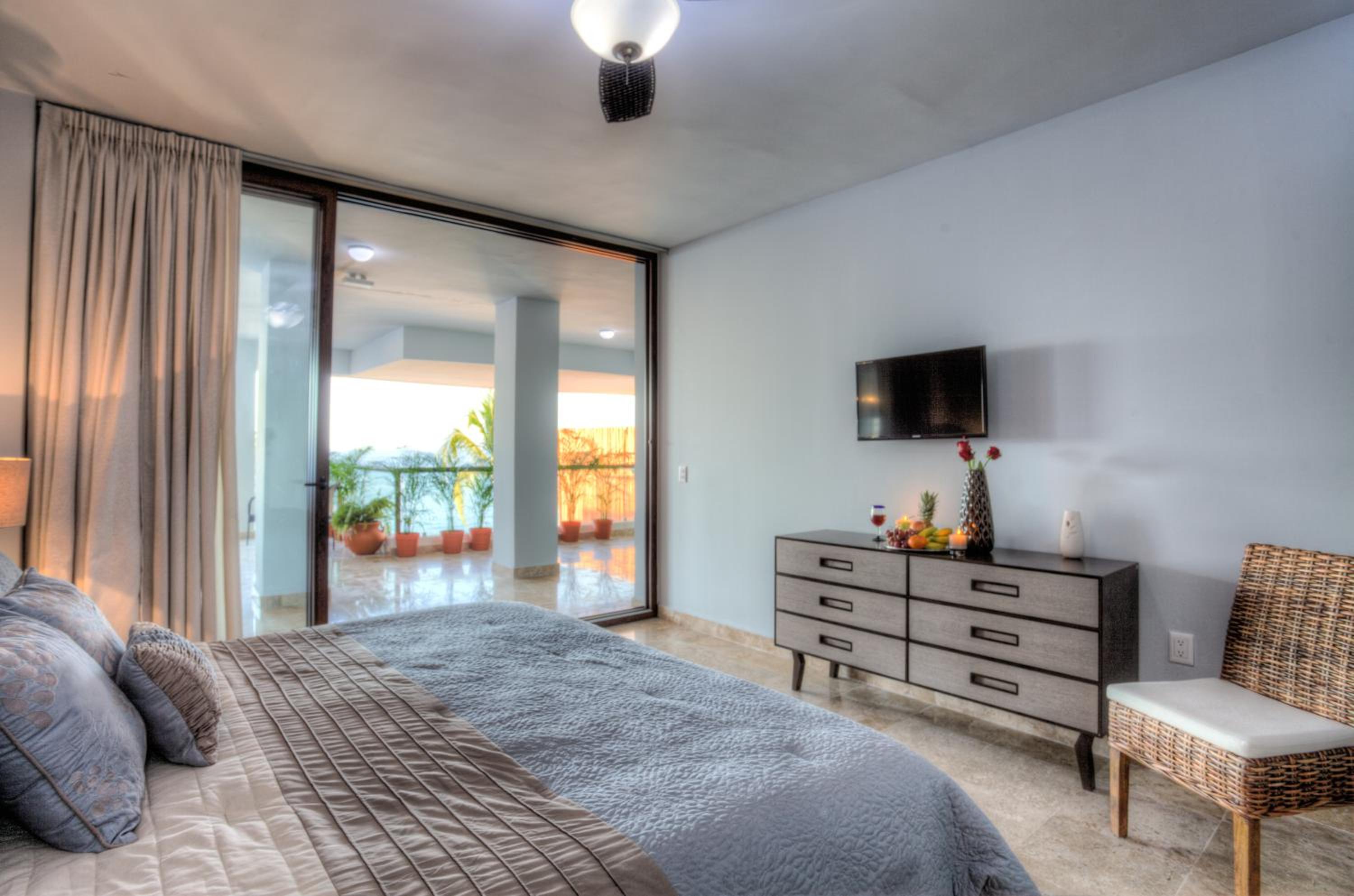 Three-Bedroom Suite with Private Pool - Photo 41