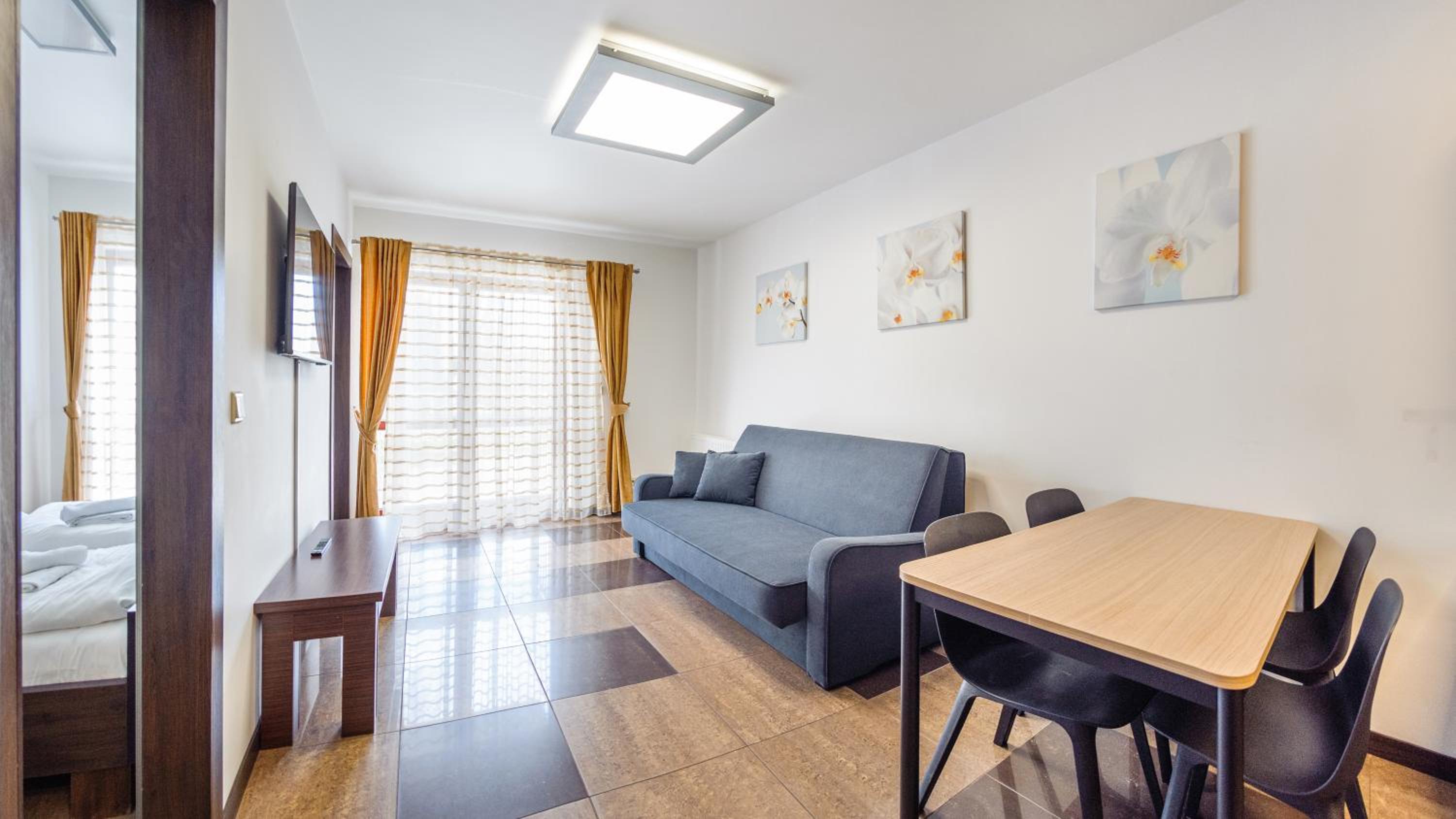 One-Bedroom Apartment - 4 Trentowskiego Street photo 1