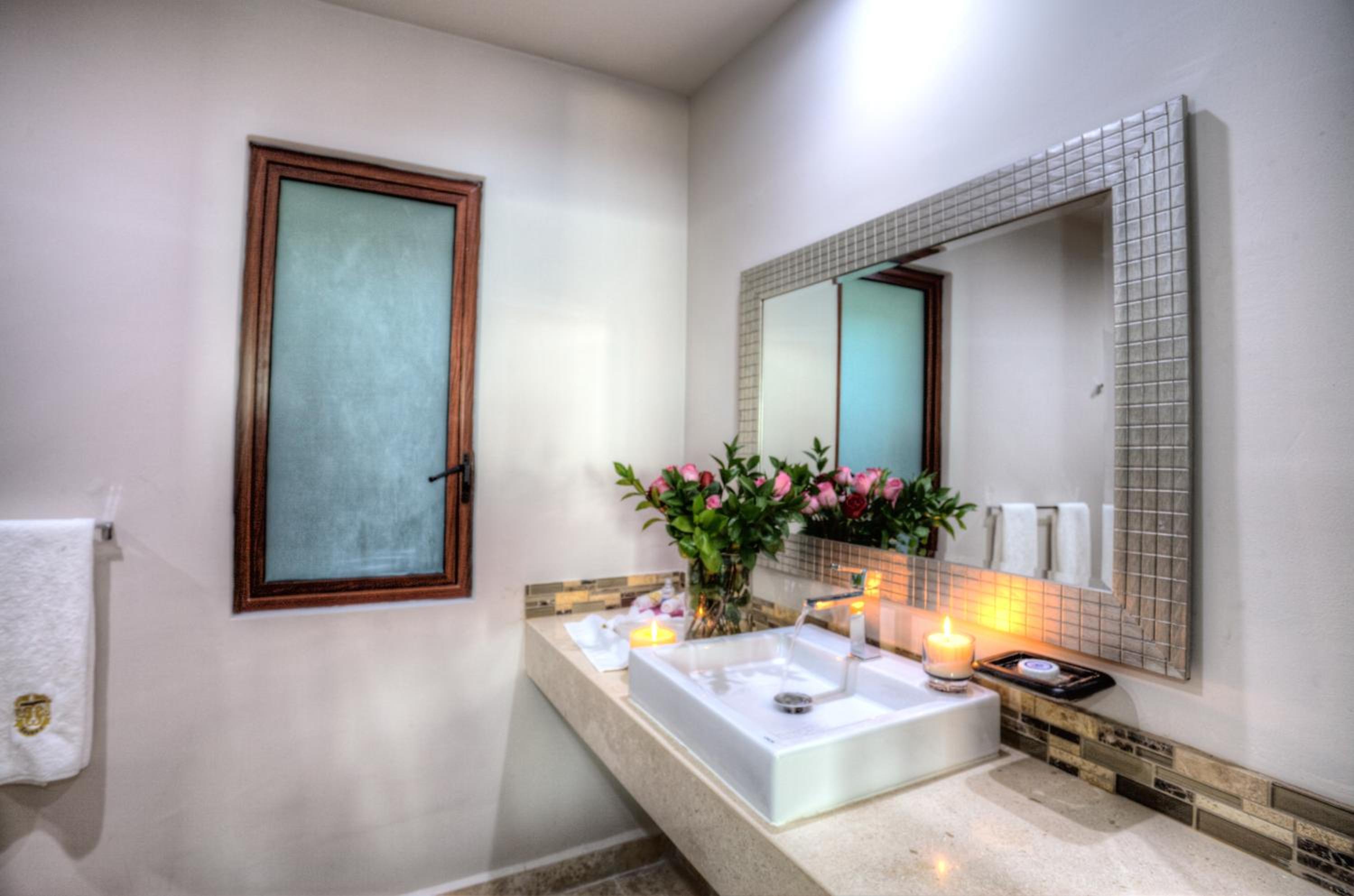 Three-Bedroom Suite with Private Pool - Photo 37