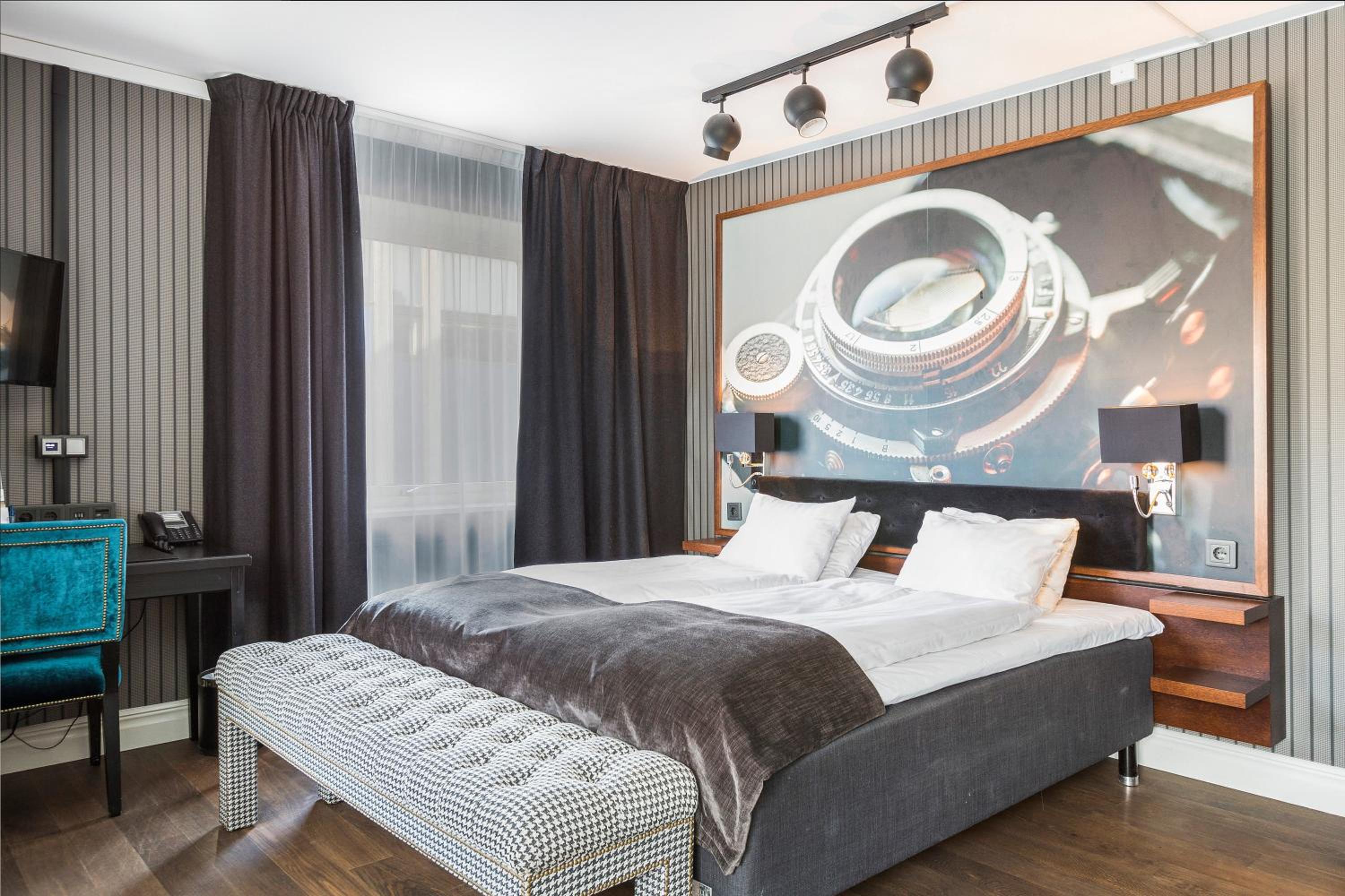 Superior King Room with Sofa Bed - Photo 4