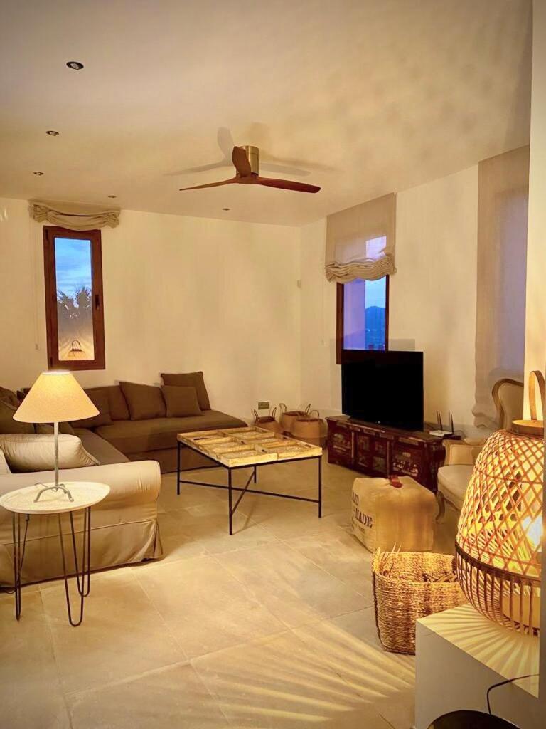 Three-Bedroom Villa photo 2