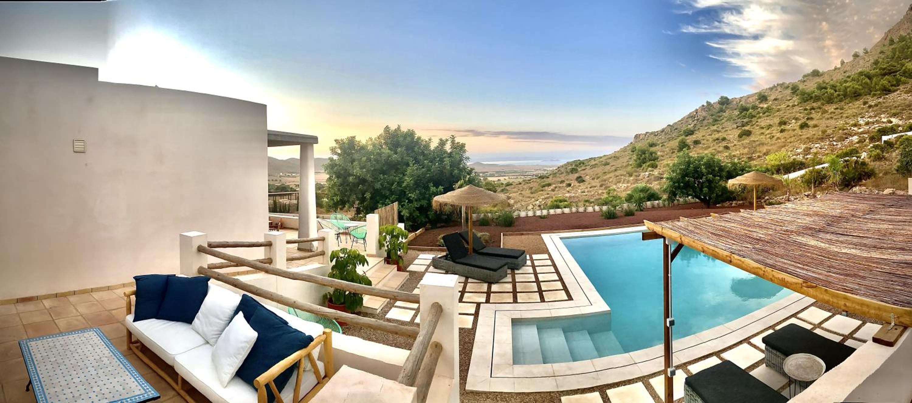 Three-Bedroom Villa photo 3