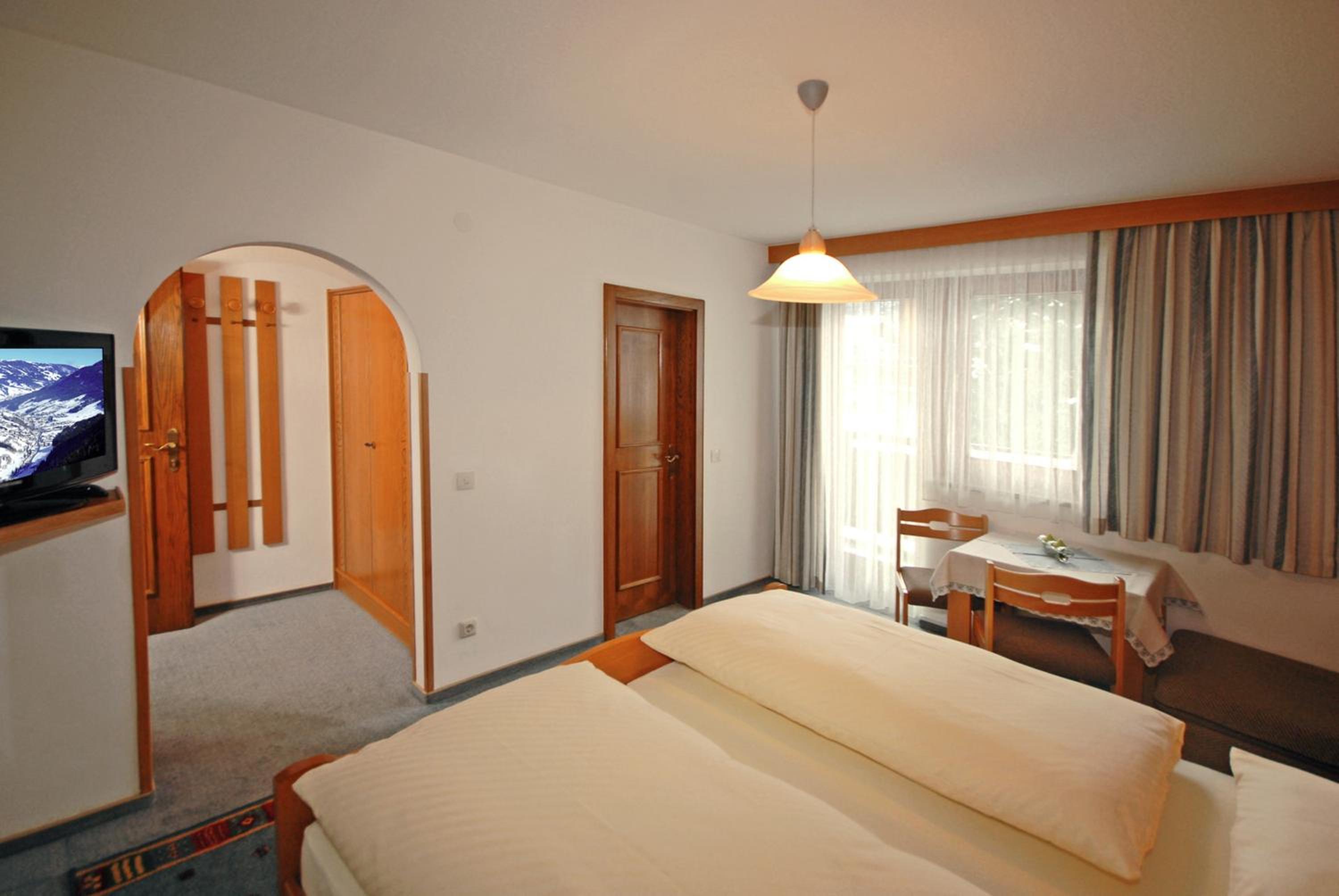 Double Room with Balcony photo 2