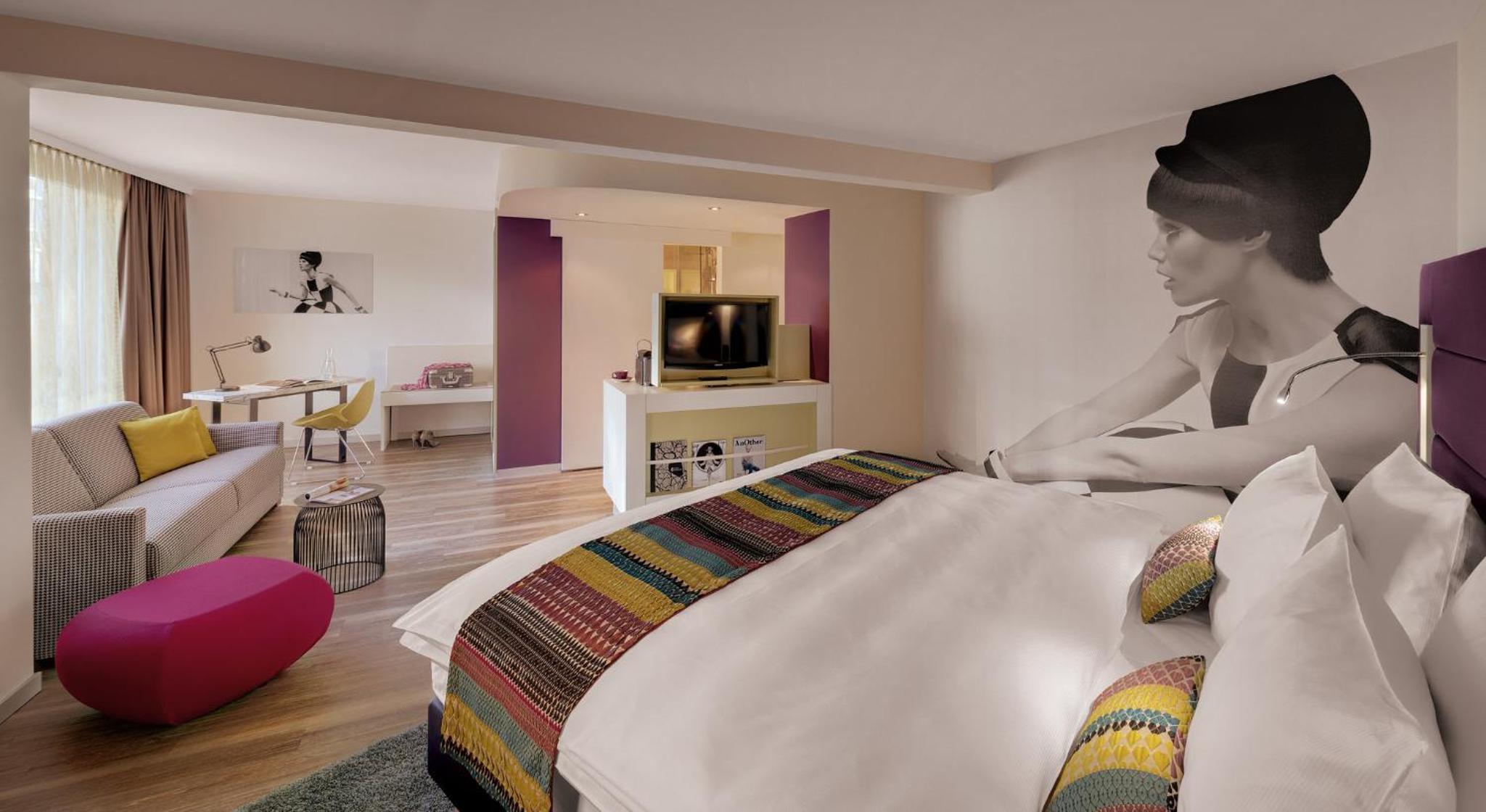 King Suite with City View - Photo 4