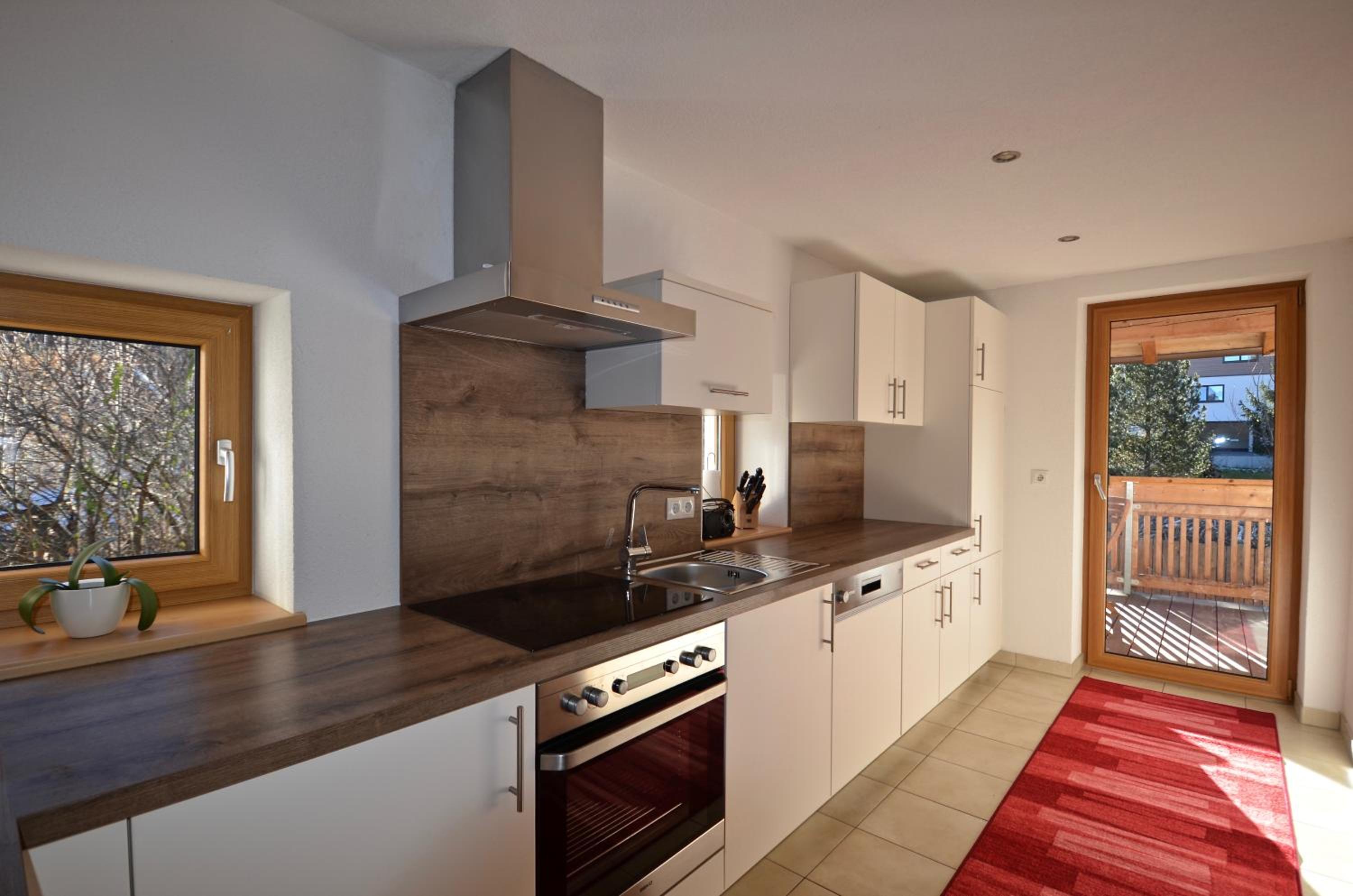 Two-Bedroom Apartment with Balcony photo 3