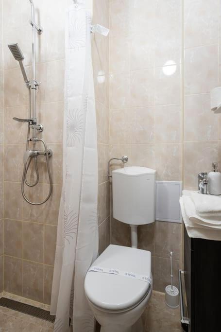 One-Bedroom Apartment - Photo 24