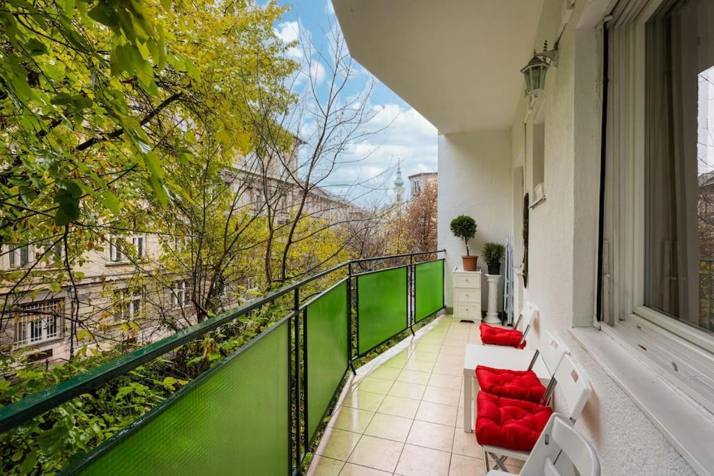 One-Bedroom Apartment - Photo 4