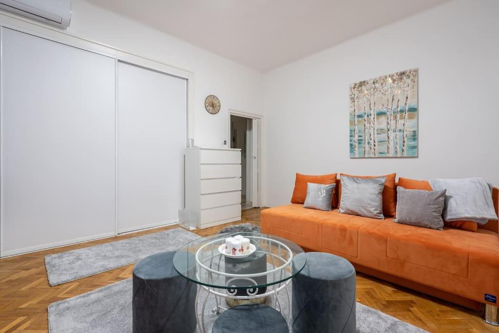 One-Bedroom Apartment - Photo 25