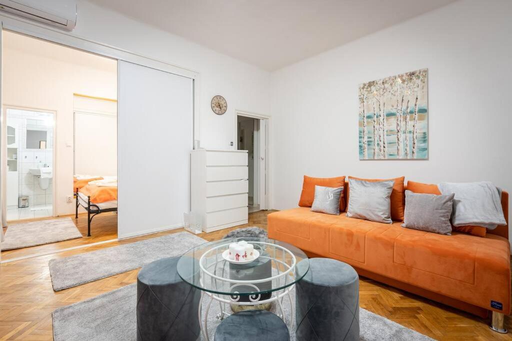 One-Bedroom Apartment - Photo 14