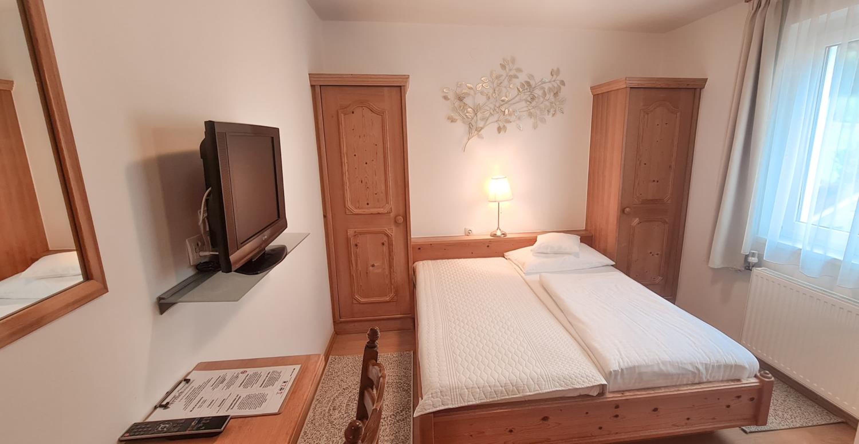 Budget Double Room photo 2